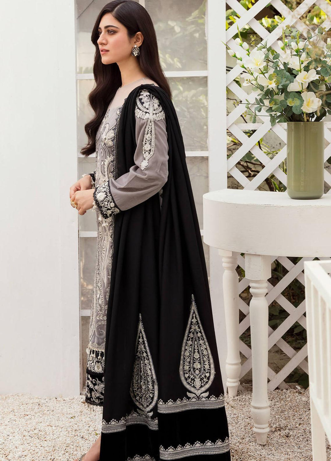 Asifa & Nabeel Embroidered Velvet Suits Unstitched 3 Piece AN22V VC-03 - Luxury Collection