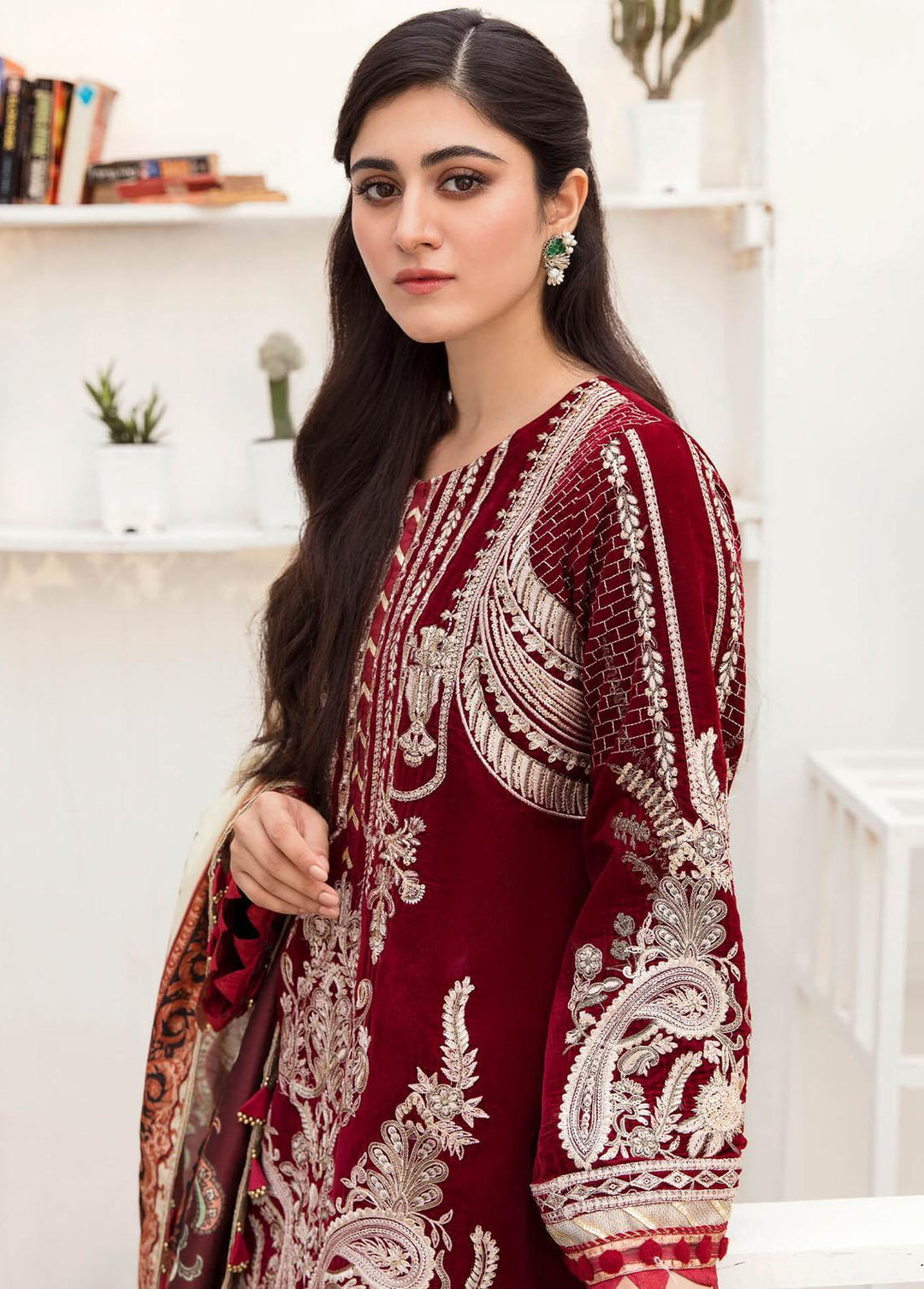 Asifa & Nabeel Embroidered Velvet Suits Unstitched 3 Piece AN22V VC-04 - Luxury Collection