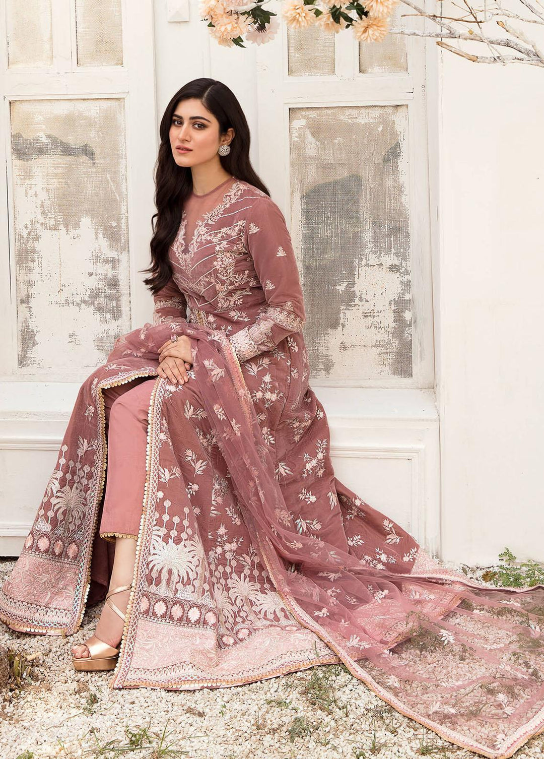 Asifa & Nabeel Embroidered Velvet Suits Unstitched 3 Piece AN22V VC-05 - Luxury Collection