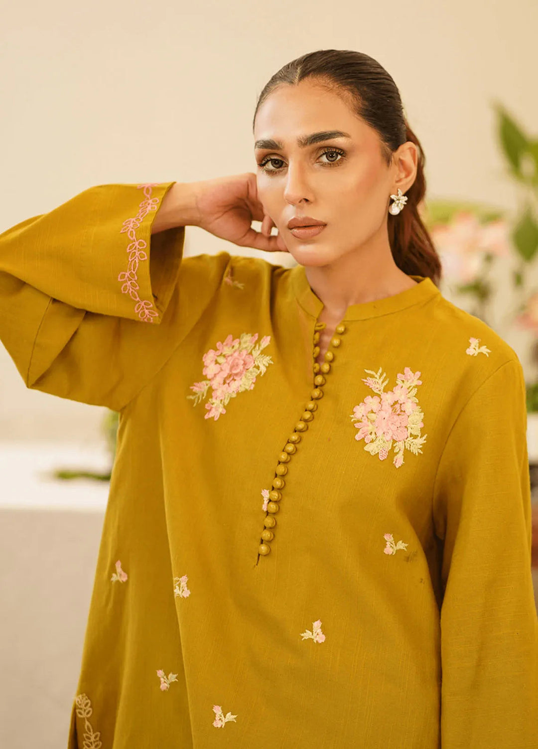 Asifa & Nabeel Pret Embroidered 2 Piece Suit KHDR005