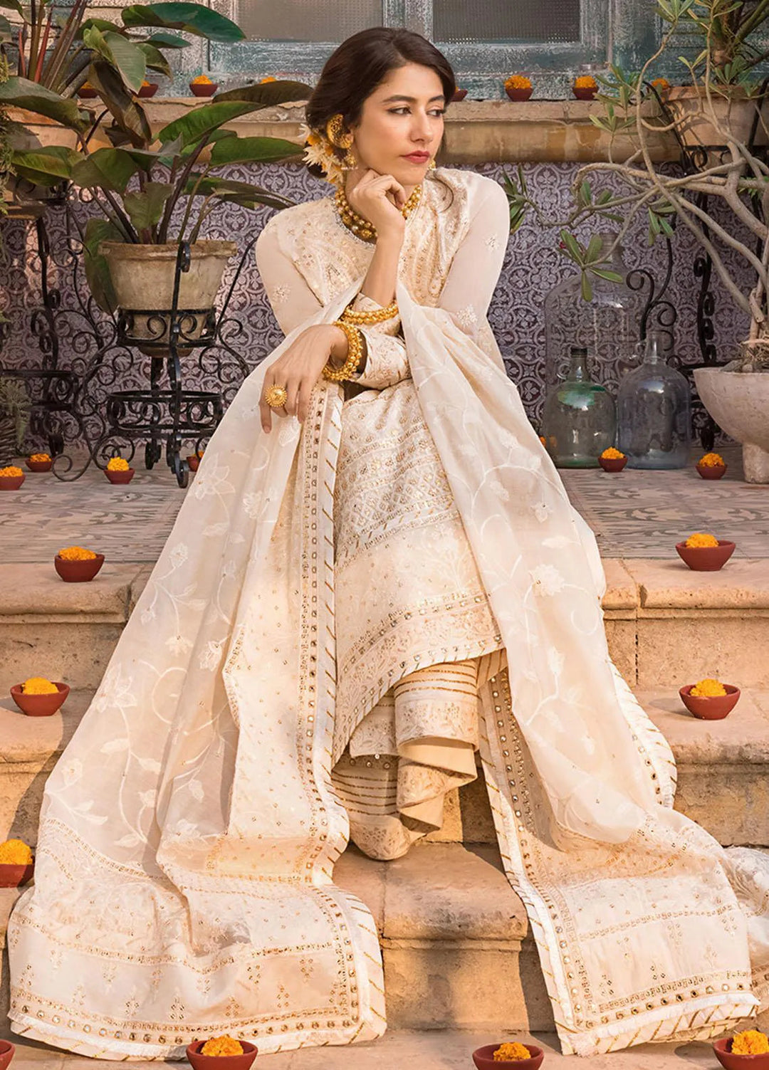 Asim Jofa Embroidered Lawn Unstitched Suit 3 Piece AJ23EL AJLR-07 - Luxury Lawn Collection