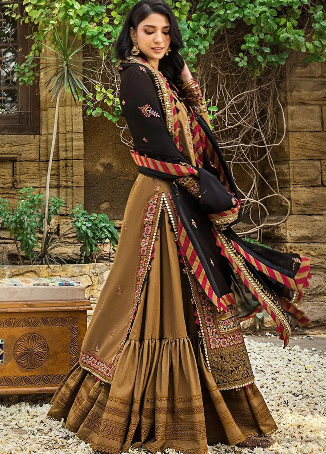 Asim Jofa Embroidered Lawn Unstitched Suit 3 Piece AJ23EL AJLR-09 - Luxury Lawn Collection