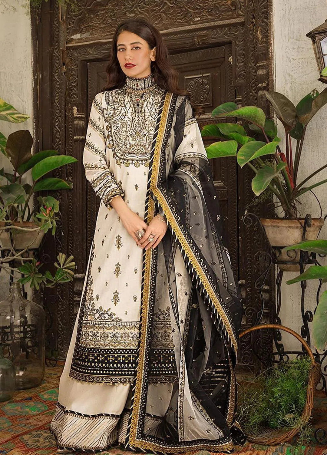 Asim Jofa Embroidered Lawn Unstitched Suit 3 Piece AJ23EL AJLR-18 - Luxury Lawn Collection