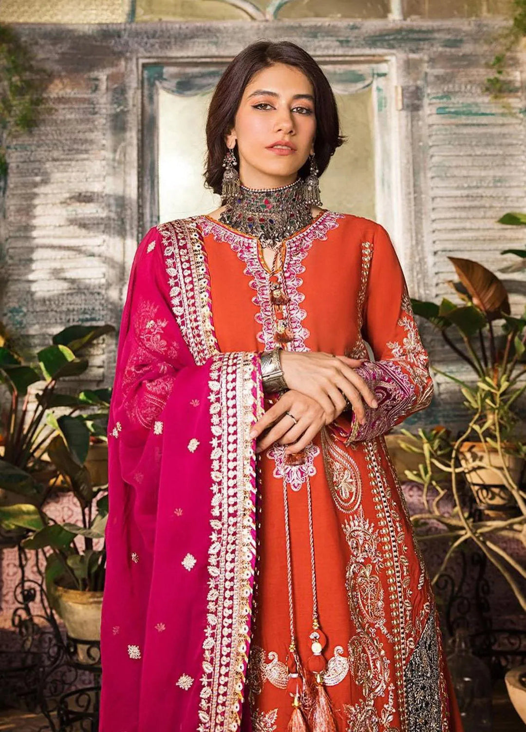Asim Jofa Embroidered Lawn Unstitched Suit 3 Piece AJ23EL AJLR-22 - Luxury Lawn Collection