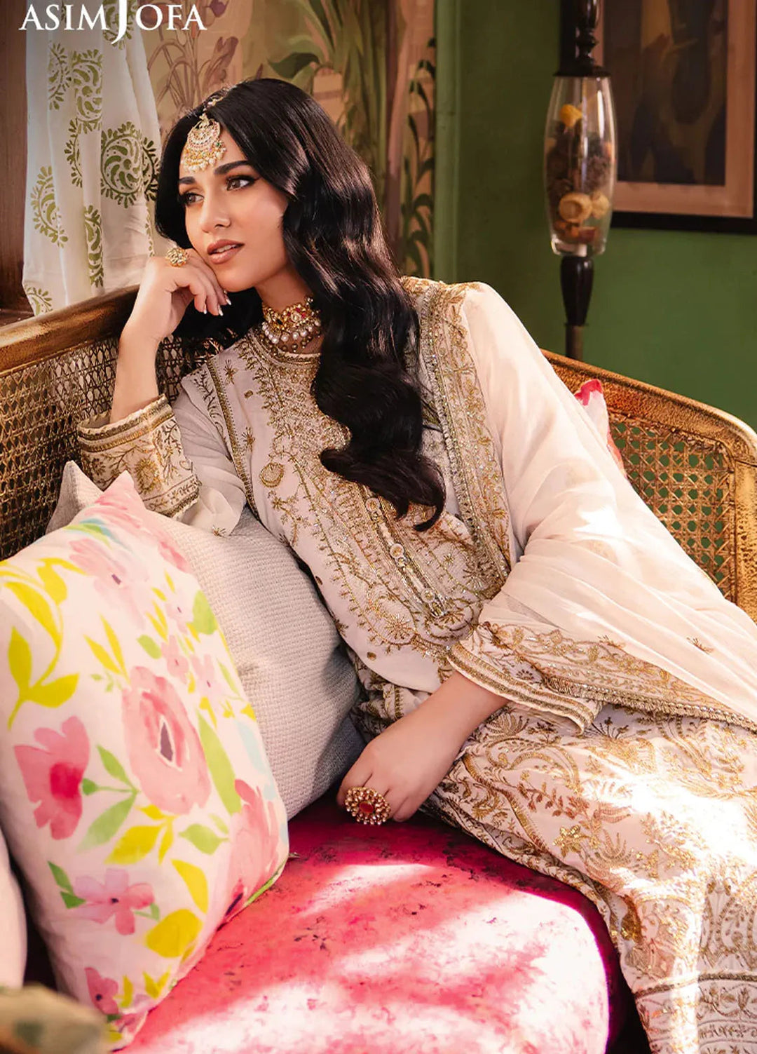 Afsanay Pret by Asim Jofa Embroidered Twisted Lawn 3 Piece Suit AJLP-05