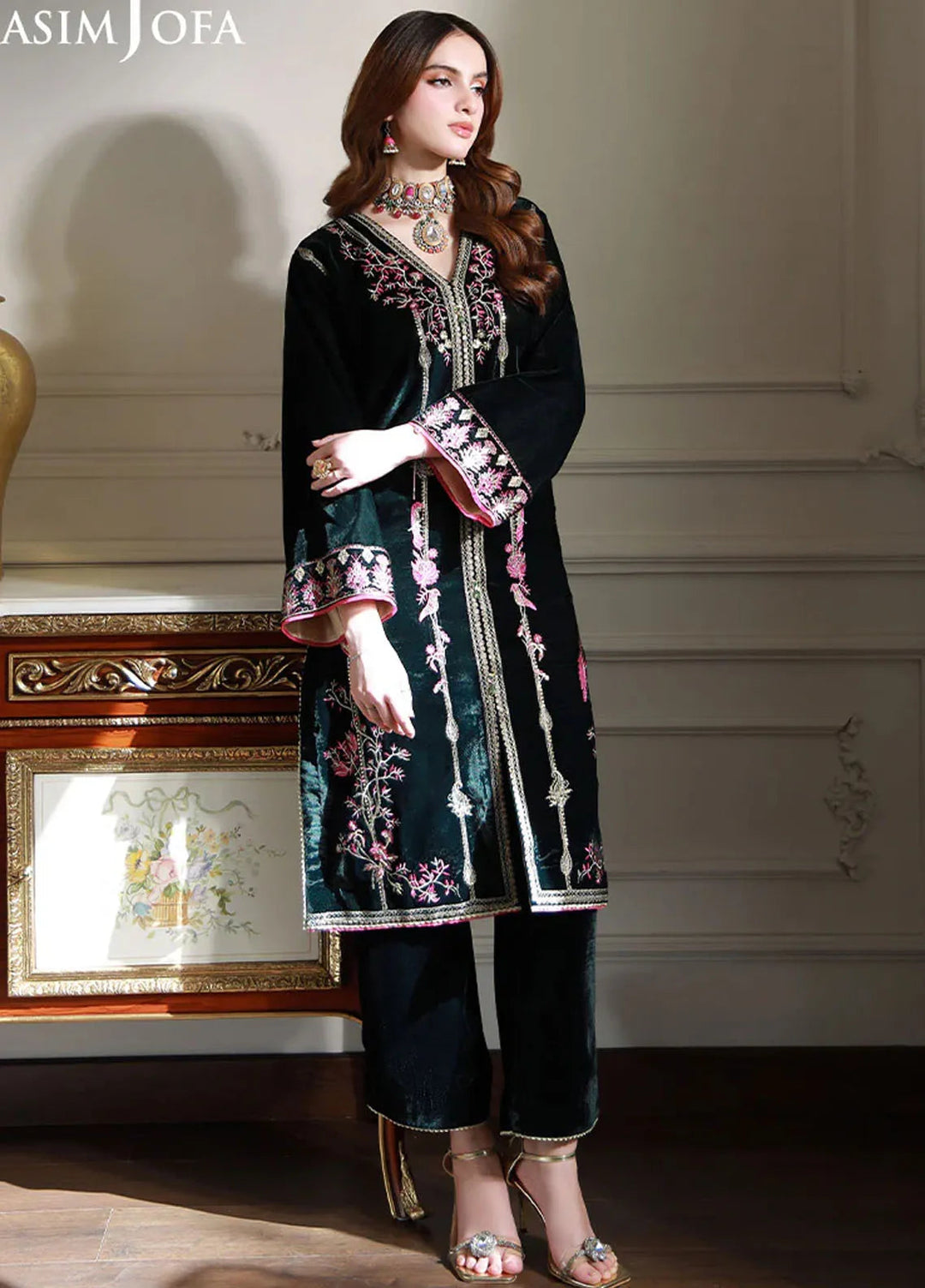 Asim Jofa Pret Embroidered Velvet 2 Piece Suit AJVG-05