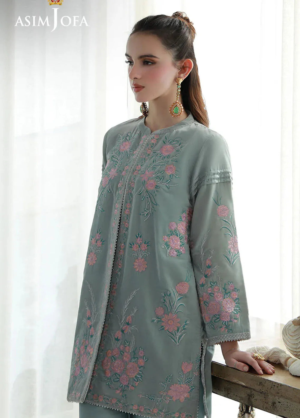 Asim Jofa Pret Embroidered Velvet 3 Piece Suit AJVG-07