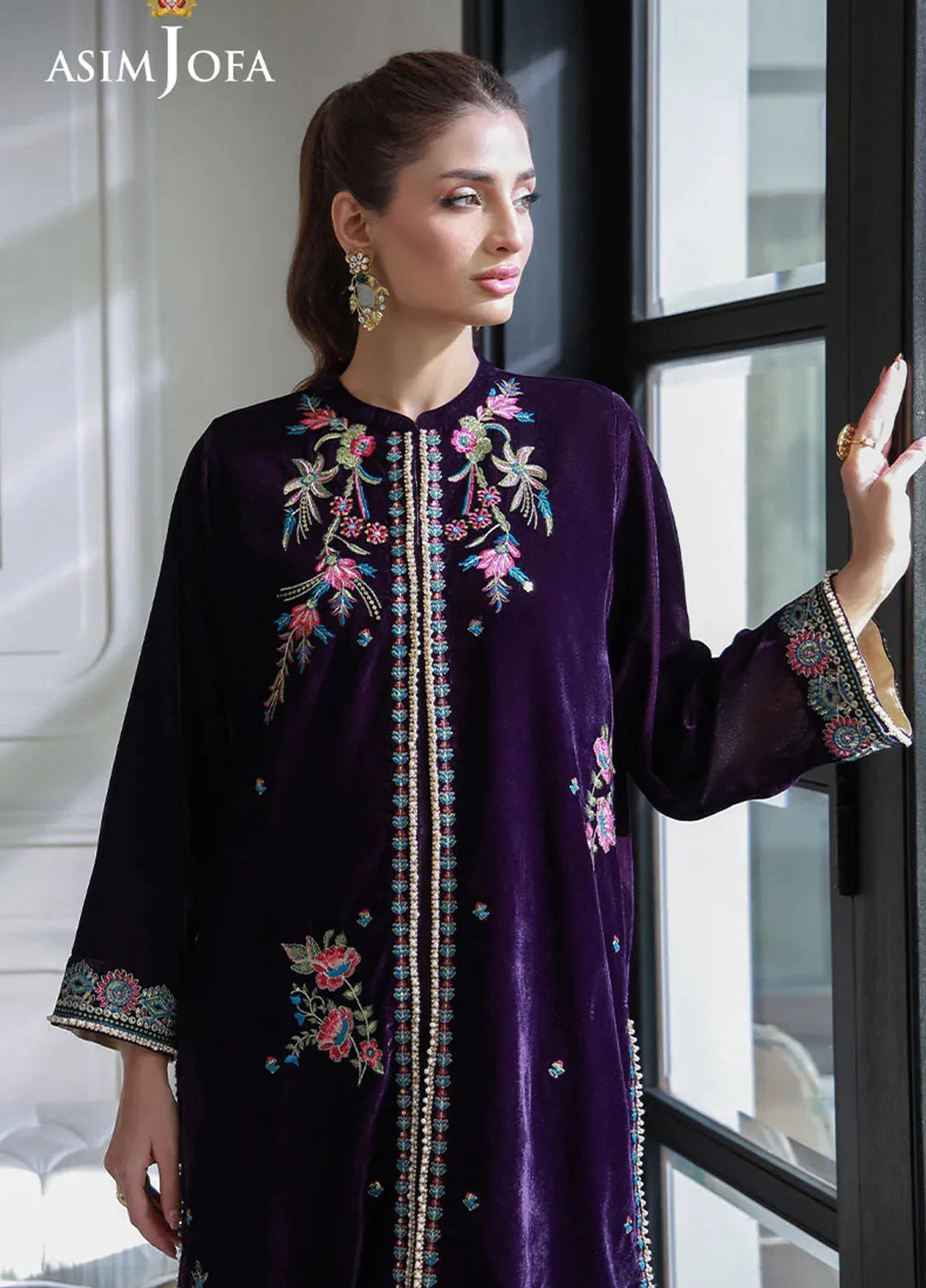 Asim Jofa Pret Embroidered Velvet 3 Piece Suit AJVG-10