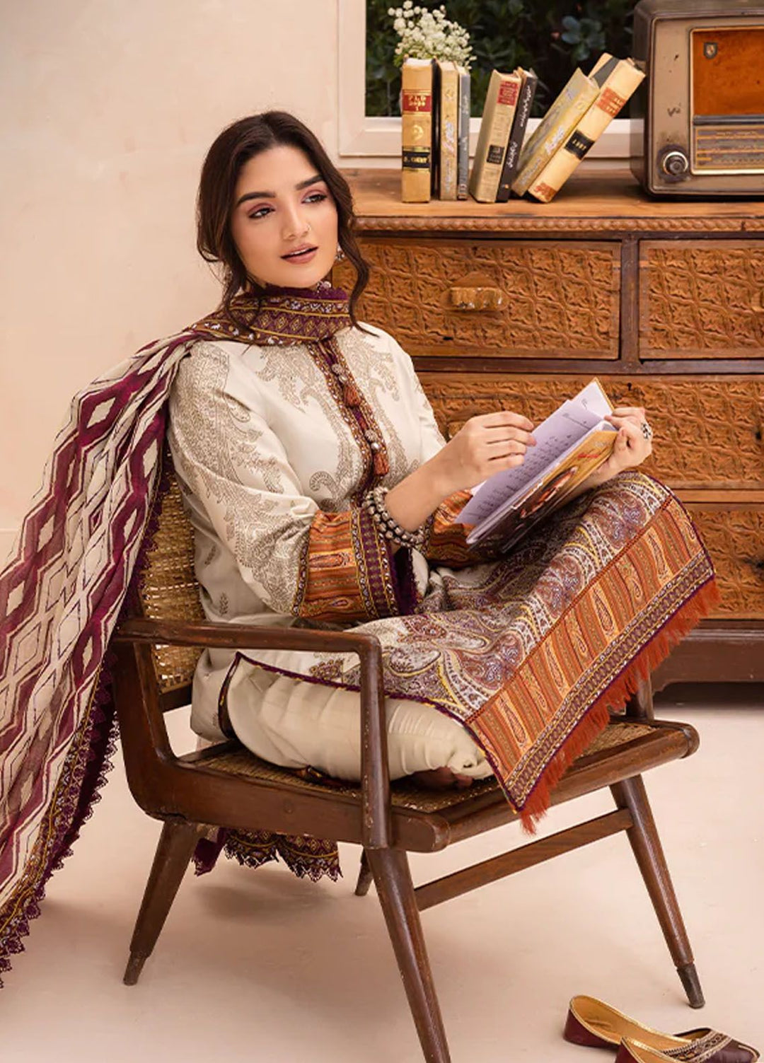 Asim Jofa Printed Lawn Suits Unstitched 3 Piece AJ24P AJUB-11 - Summer Collection