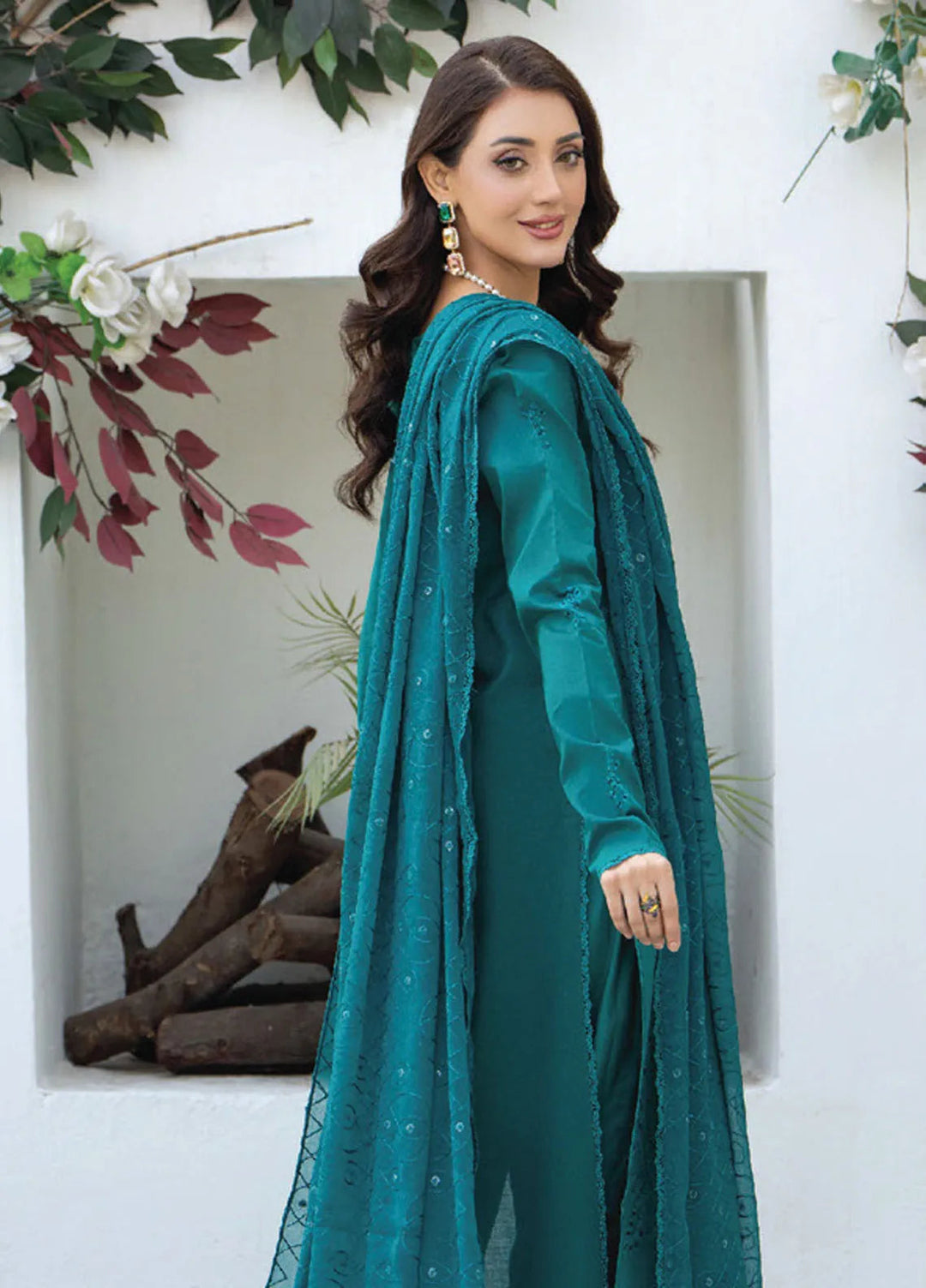 Aviva by Humdum Embroidered Lawn Suit Unstitched 3 Piece HD25A D-02 - Summer Collection