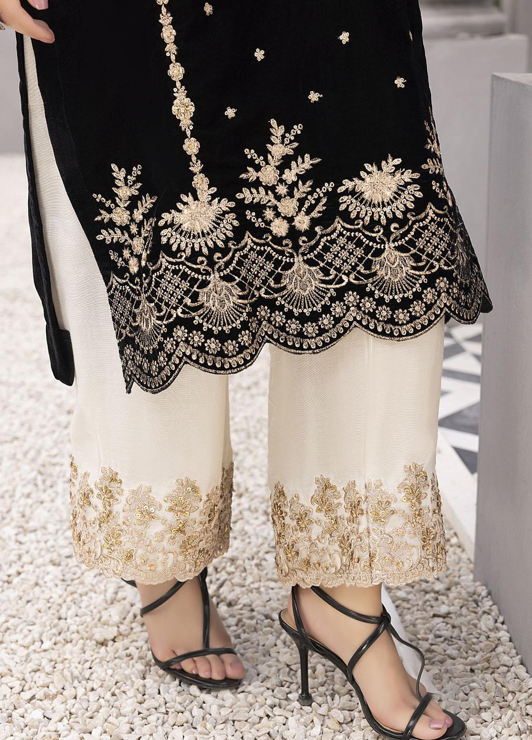 Azure Luxury Pret Embroidered Velvet 2 Piece Dress AZU22VL Moon Glow 327