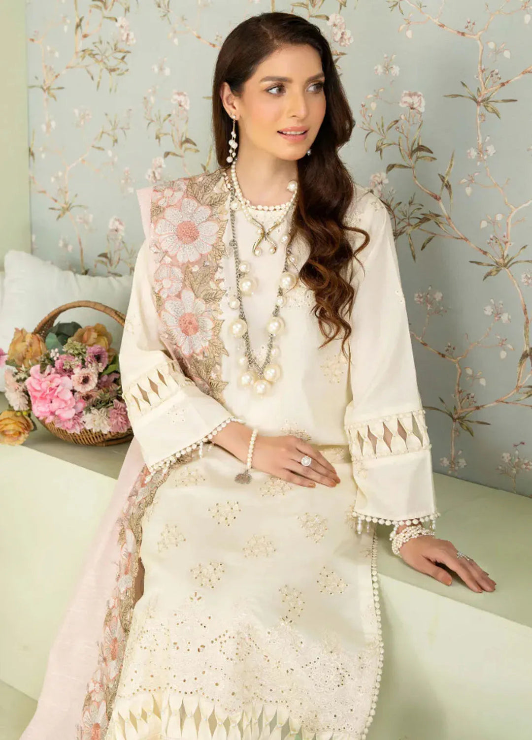 Baad e Baharan by Humdum Pret Chikankari Lawn Suit 3 Piece HD24B D-01