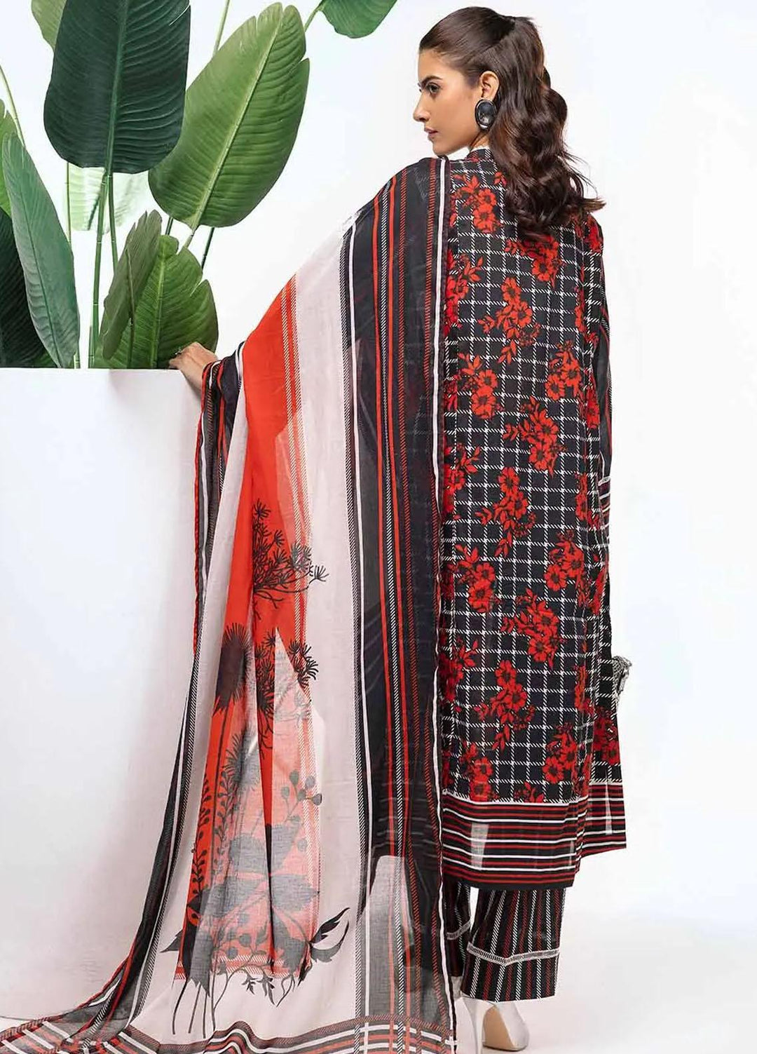 Bagh By Gul Ahmed Printed Lawn Suits Unstitched 3 Piece GA23BG CL-32454 - Summer Collection