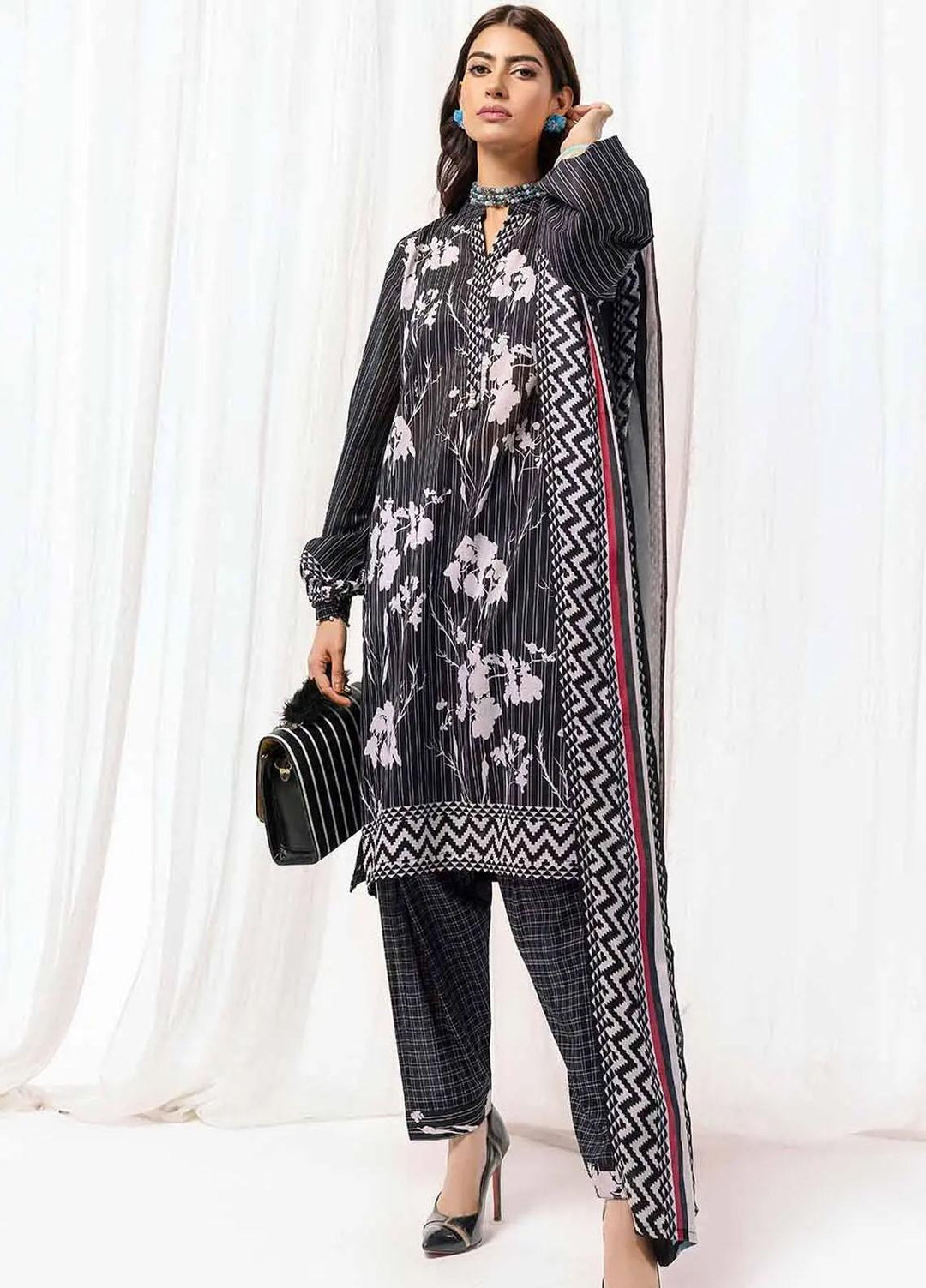 Bagh By Gul Ahmed Printed Lawn Suits Unstitched 3 Piece GA23BG CL-32456 - Summer Collection