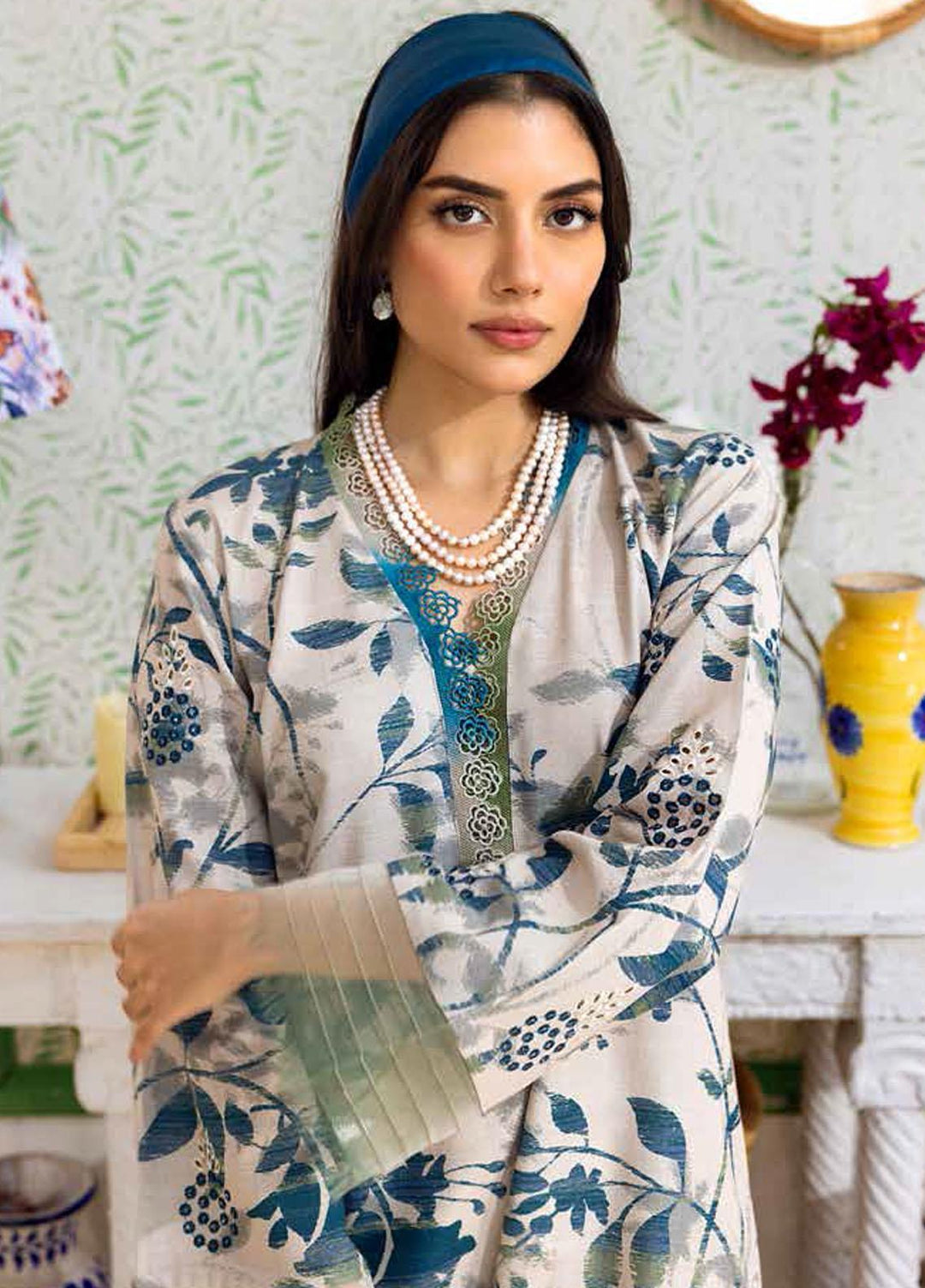 Ballerina By Nureh Embroidered Chikankari Khaddar Suits Unstitched 2 Piece NU23BKC NU2-125 - Winter Collection