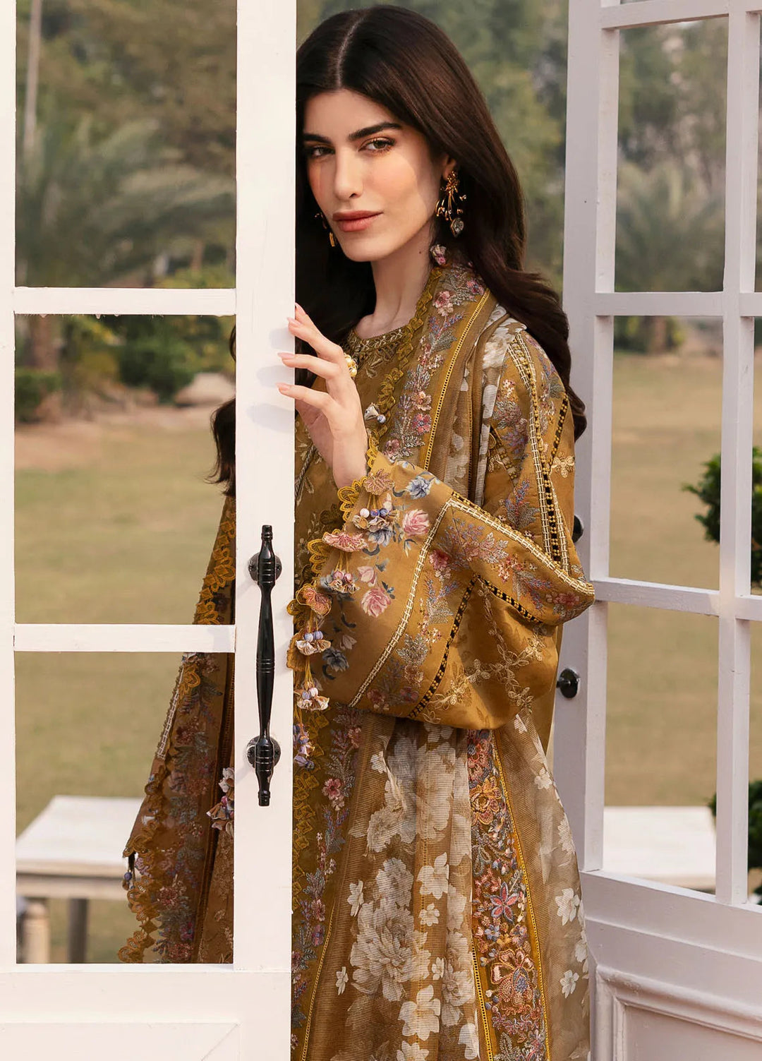 Baroque Embroidered Lawn Suits Unstitched 3 Piece BQ25EL D-03 - Summer Collection