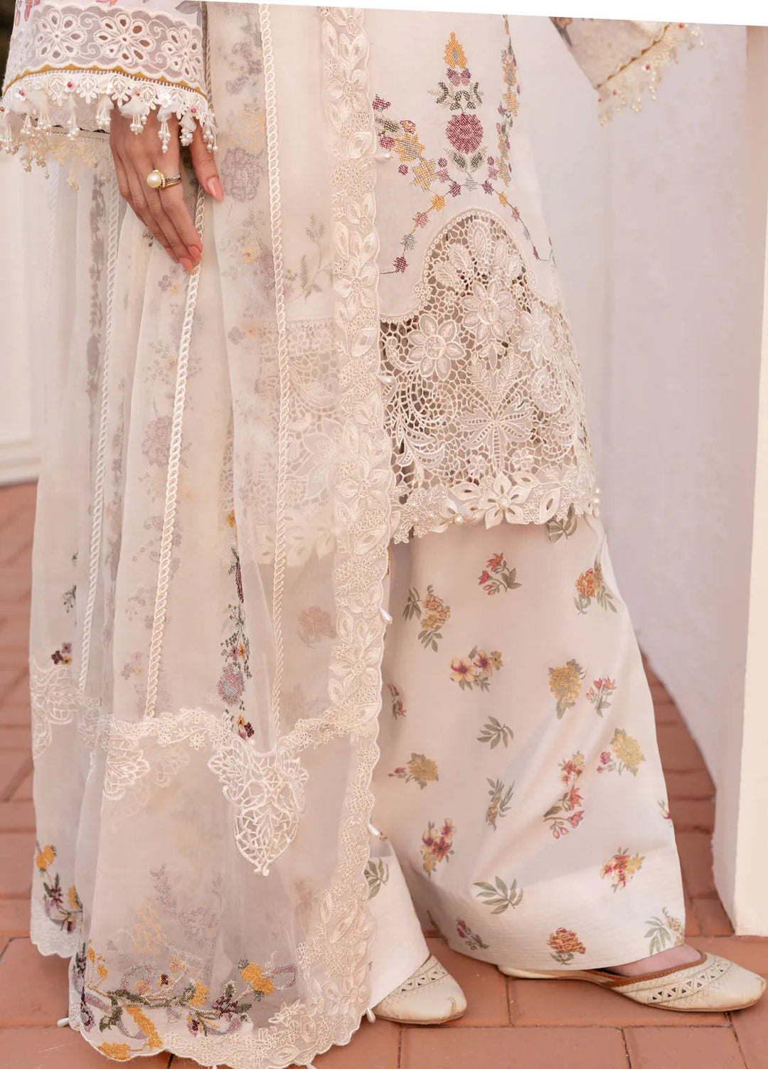 Baroque Embroidered Lawn Suits Unstitched 3 Piece BQ25EL D-06 - Summer Collection