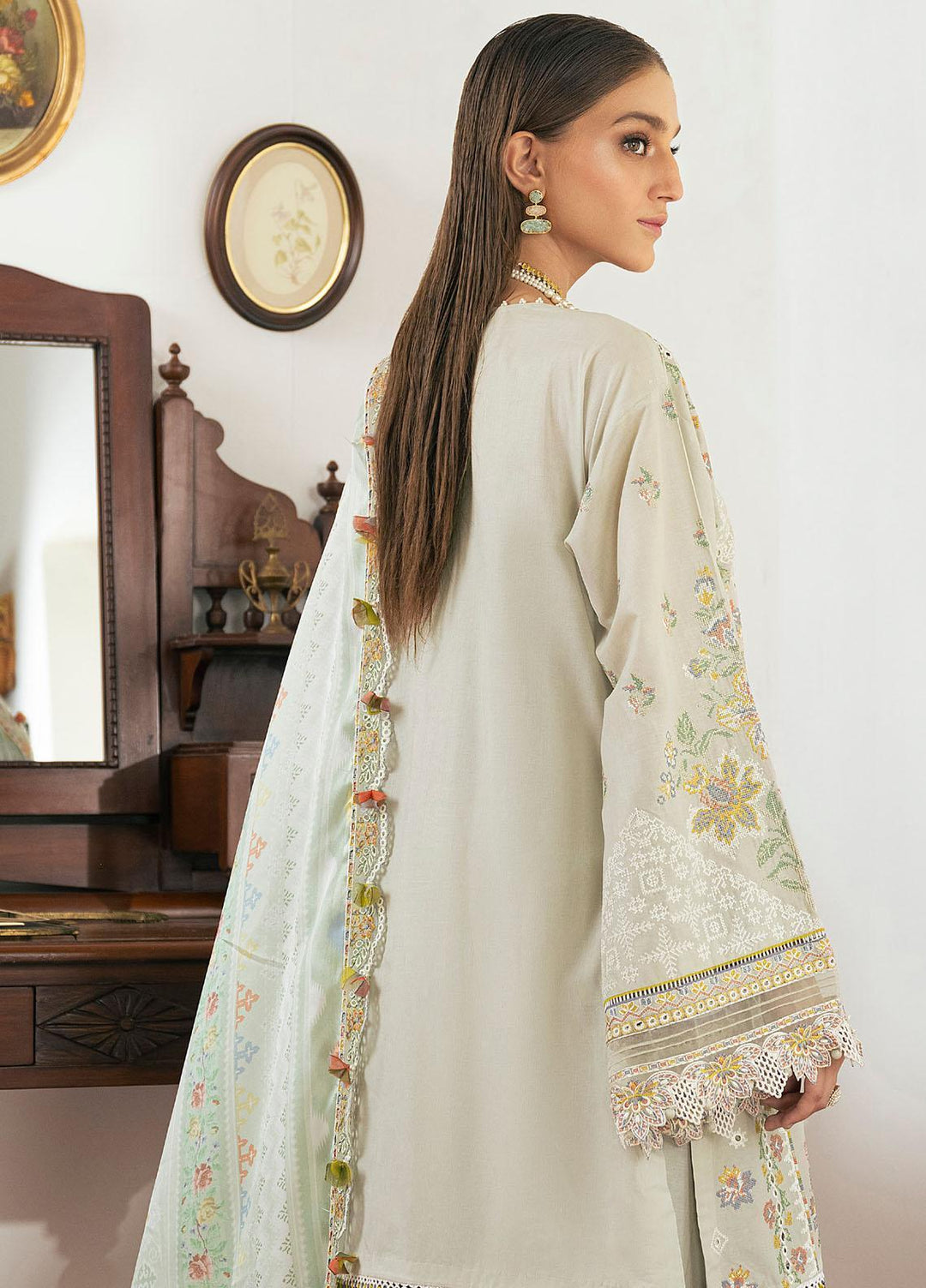 Baroque Embroidered Lawn Suits Unstitched 3 Piece BQ23ES BQU-SL11-D07 - Summer Collection