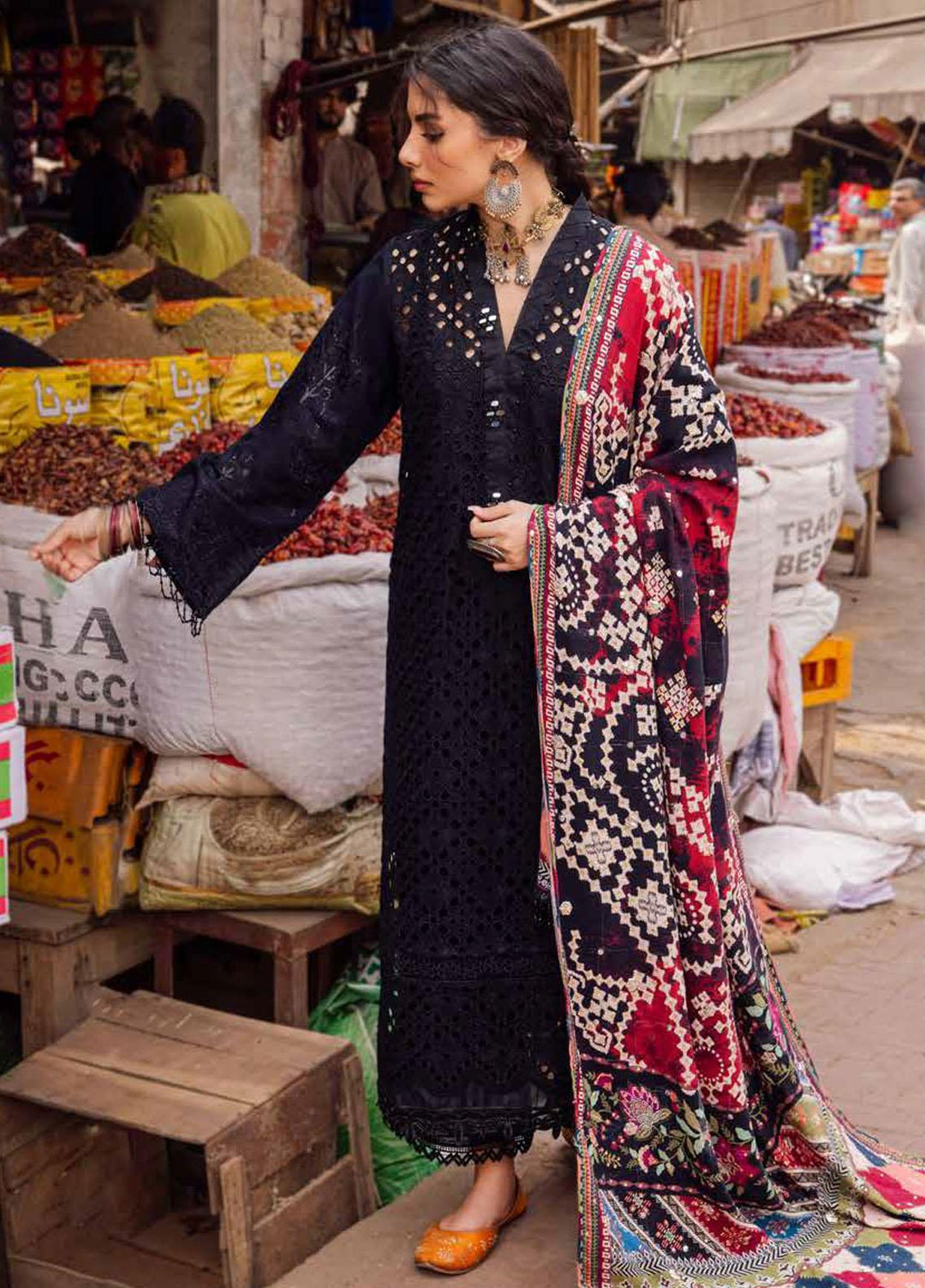 Bazaar By Nureh Embroidered Chikankari Khaddar Suits Unstitched 4 Piece NU23BCK NE-52 - Winter Collection