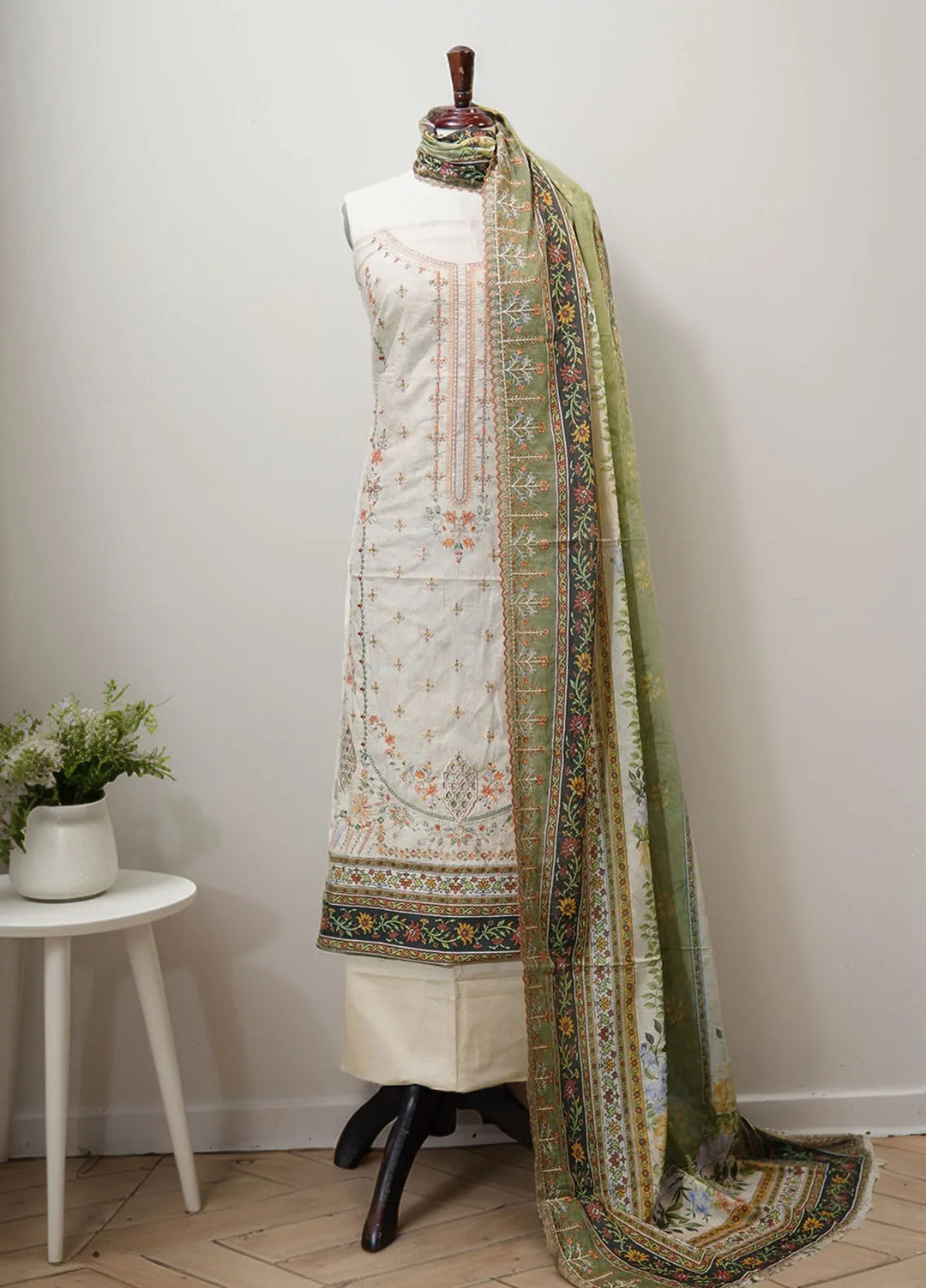 Bin Saeed Embroidered Suit Unstitched 3 Piece D-05 - Fall Collection