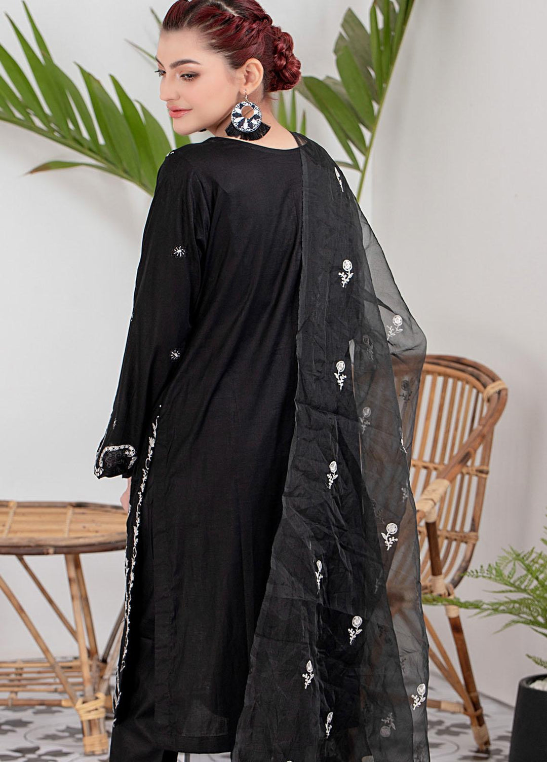 Black & White By ZS Textiles Embroidered Lawn Suits Unstitched 3 Piece ZS21BW-2 03 - Black & White Collection