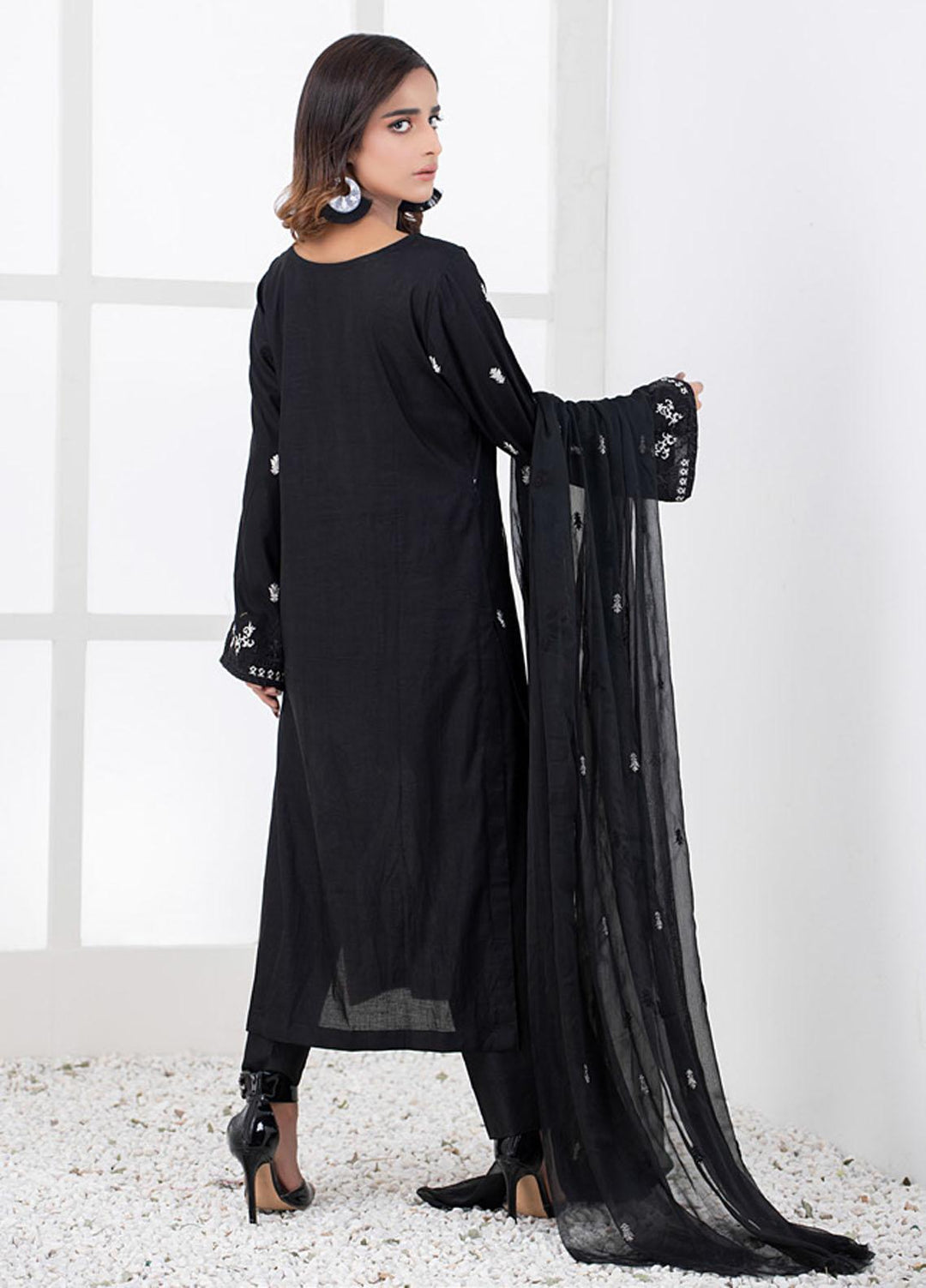 Black & White By ZS Textiles Embroidered Lawn Suits Unstitched 3 Piece ZS21BW-2 04 - Black & White Collection