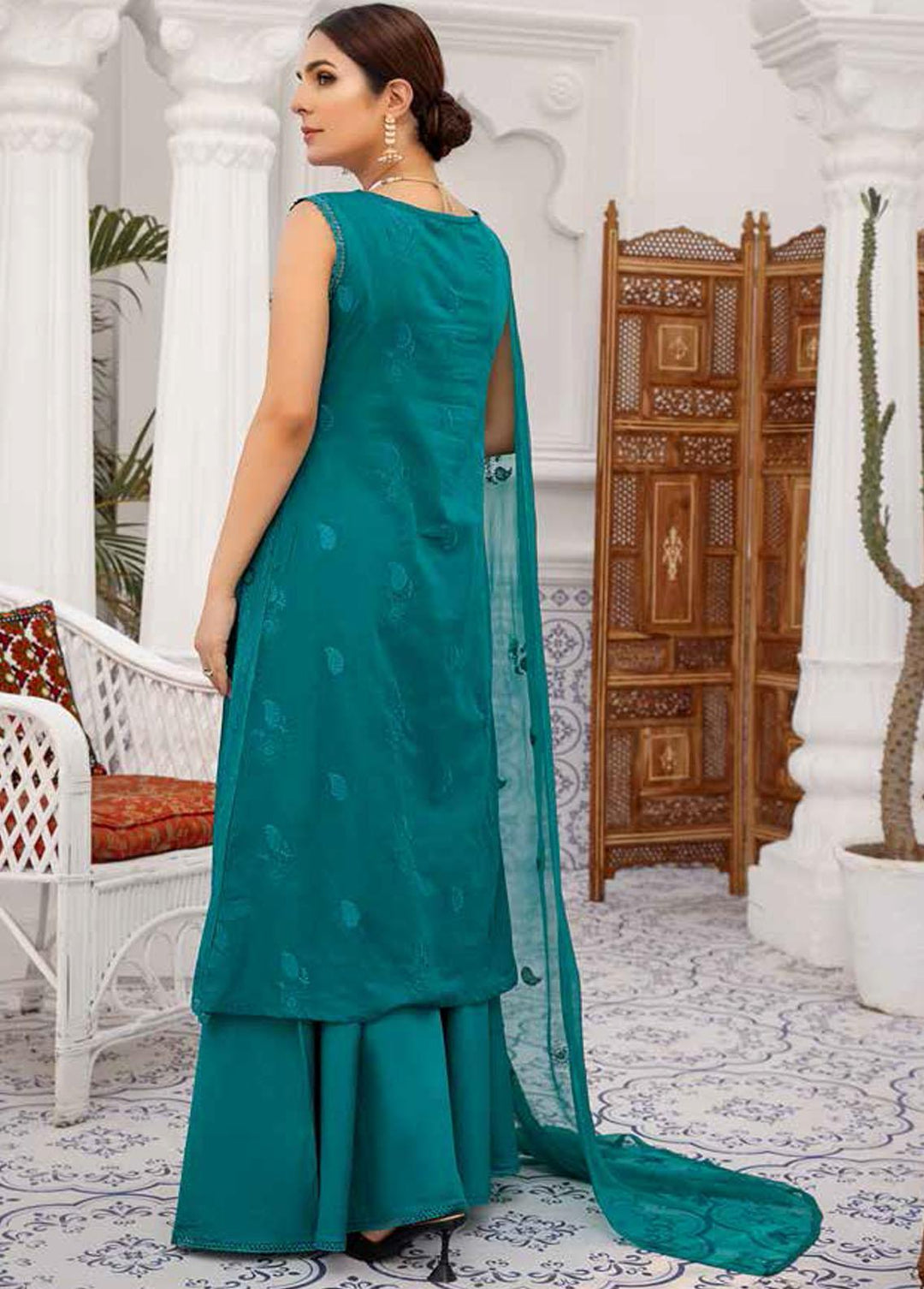 Breeze By Mahnur Embroidered Lawn Suits Unstitched 3 Piece MN22BL ML-07 - Luxury Collection