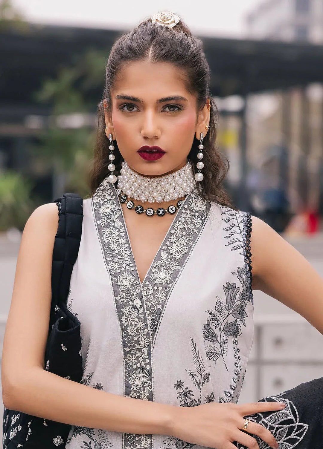 Broadway by Mahnur Embroidered Lawn Suits Unstitched 3 Piece MN25B D-09 Daisy - Summer Collection