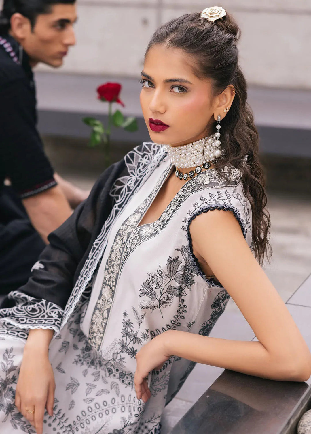 Broadway by Mahnur Embroidered Lawn Suits Unstitched 3 Piece MN25B D-09 Daisy - Summer Collection