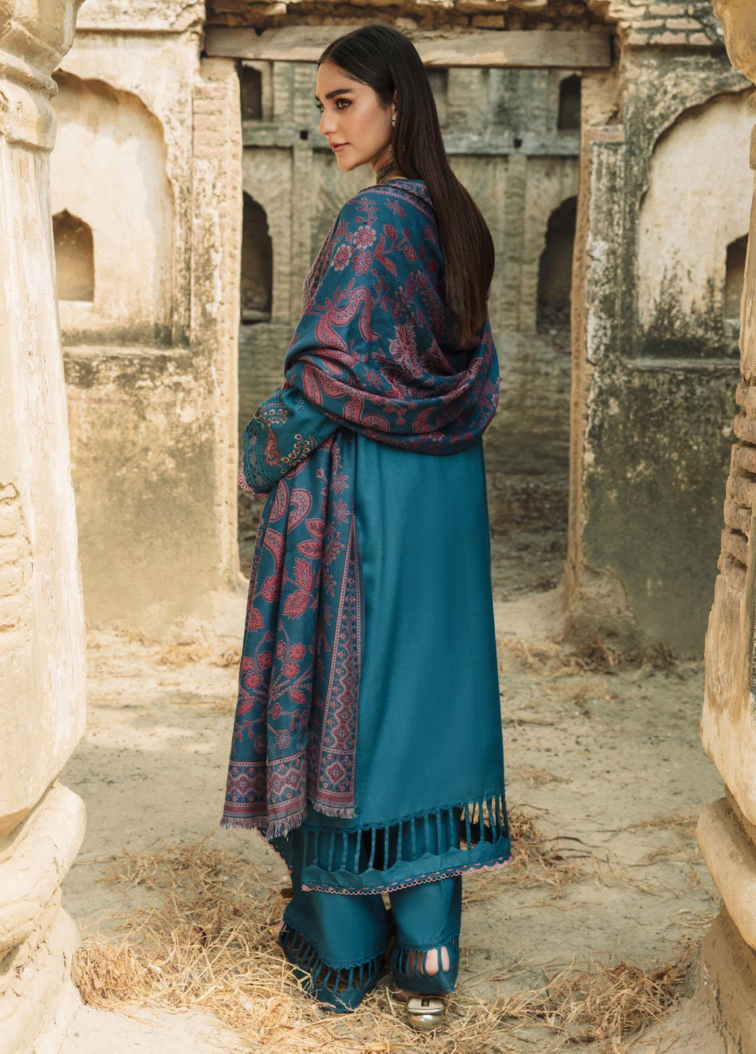 Carvaan By Humdum Embroidered Woolen Suits Unstitched 3 Piece HD23WS 01 - Winter Collection