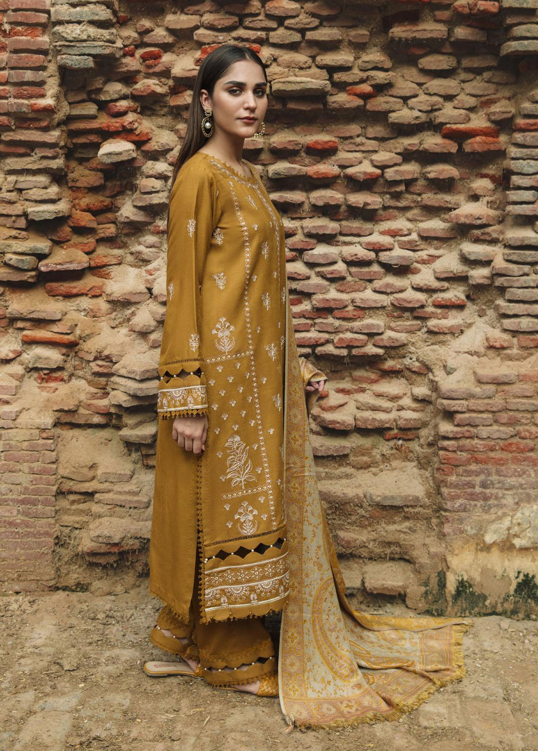 Carvaan By Humdum Embroidered Woolen Suits Unstitched 3 Piece HD23WS 03 - Winter Collection