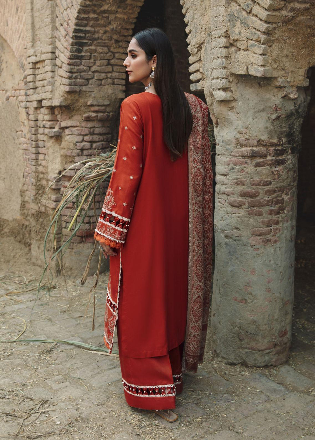Carvaan By Humdum Embroidered Woolen Suits Unstitched 3 Piece HD23WS 06 - Winter Collection