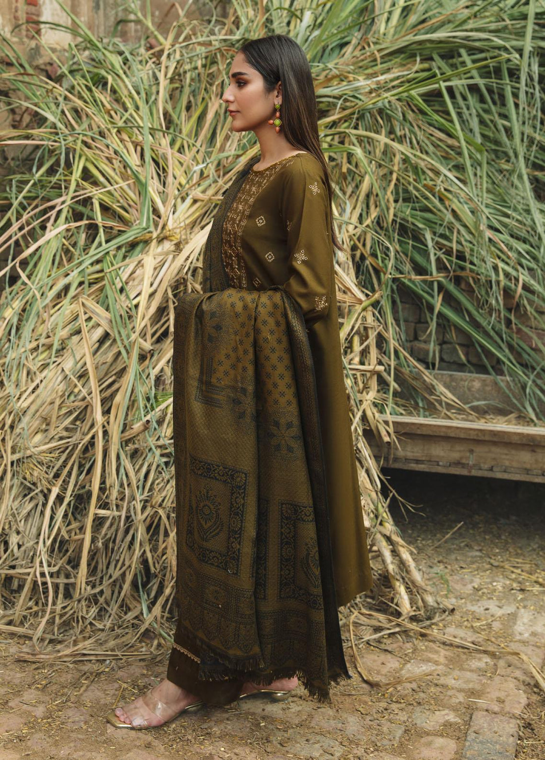 Carvaan By Humdum Embroidered Woolen Suits Unstitched 3 Piece HD23WS 07 - Winter Collection