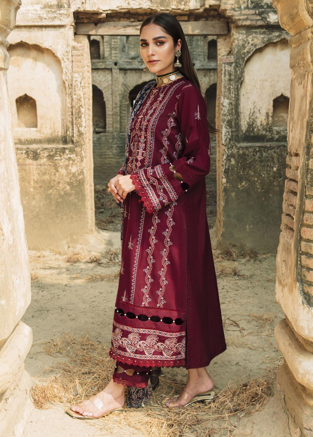 Carvaan By Humdum Embroidered Woolen Suits Unstitched 3 Piece HD23WS 08 - Winter Collection