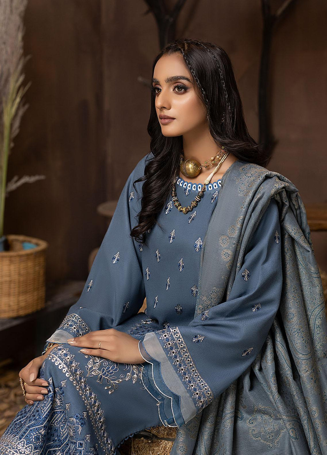 Carvaan By Humdum Embroidered Woolen Suits Unstitched 3 Piece HD22C 04 - Winter Collection