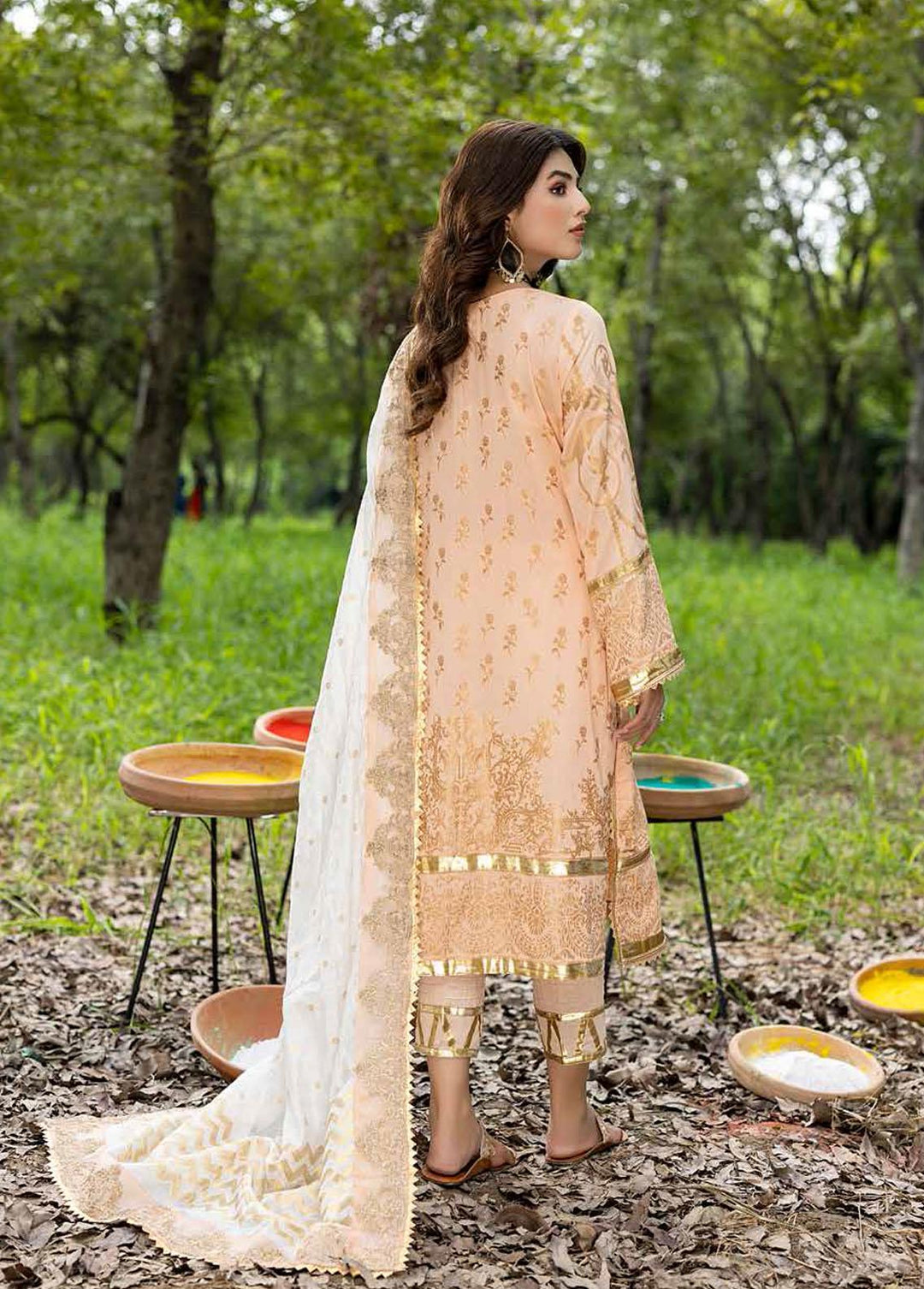 Mah-e-Noor By Charizma Embroidered Cambric Suits Unstitched 3 Piece CRZ22MN CMN-01 - Winter Collection