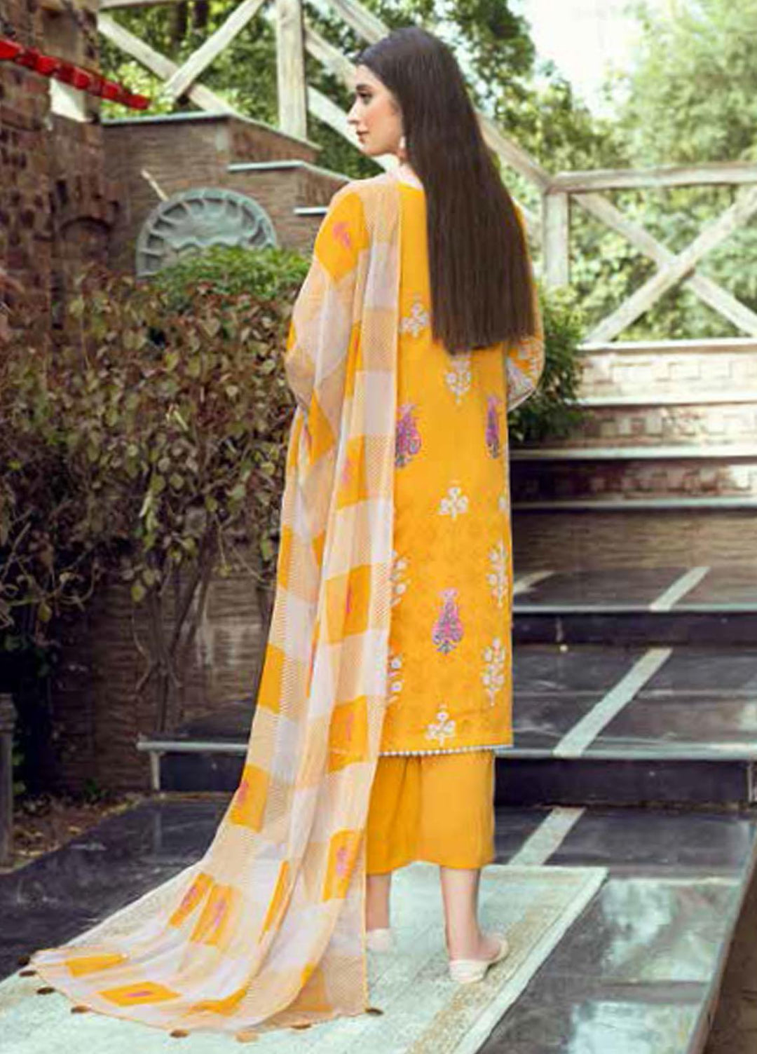 Signature Prints By Charizma Printed Lawn Suits Unstitched 3 Piece CRZ22SP CSP-03 - Summer Collection
