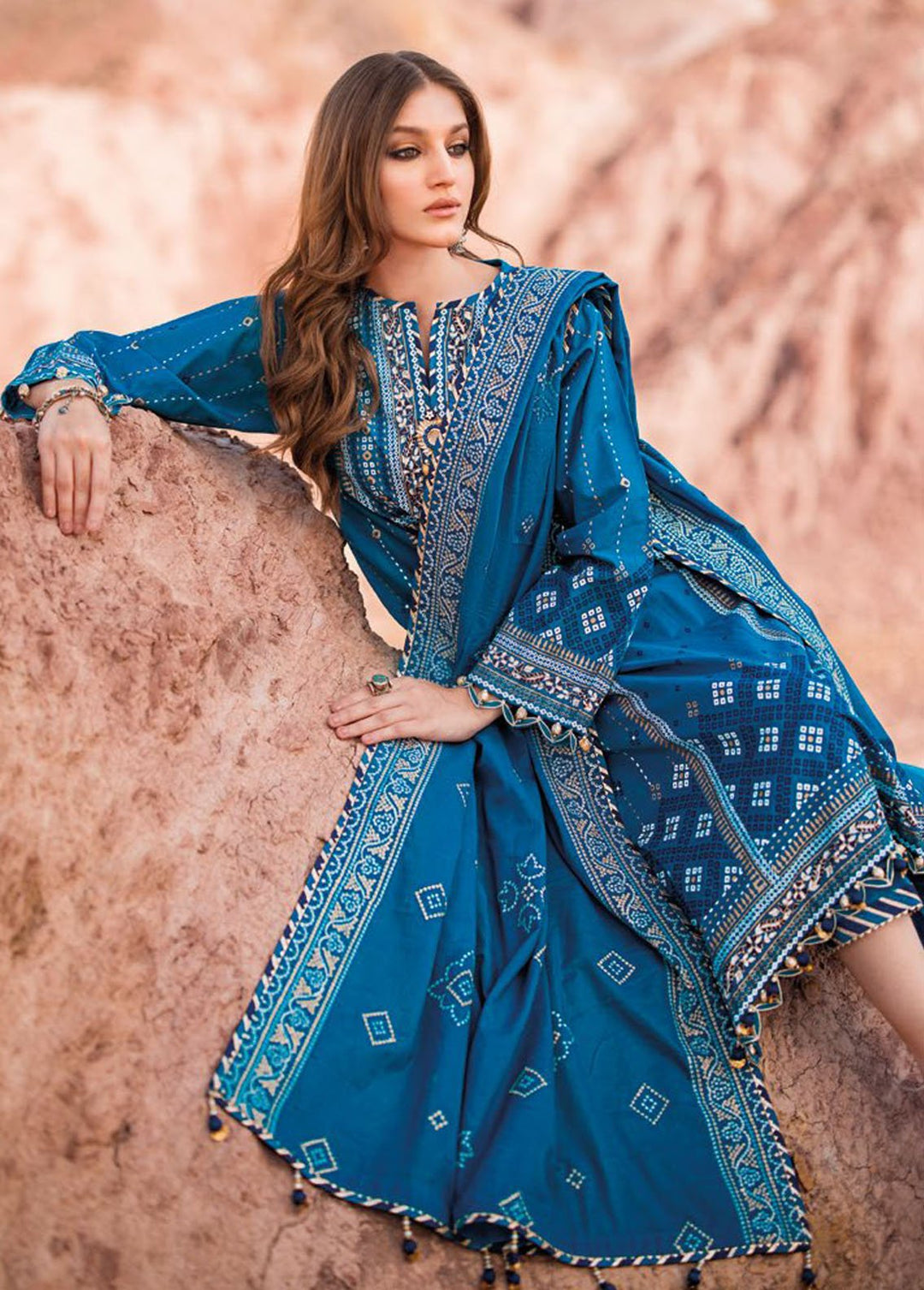 Chunri By Gul Ahmed Embroidered Lawn Suits Unstitched 3 Piece GA24C CL-42052 - Summer Collection