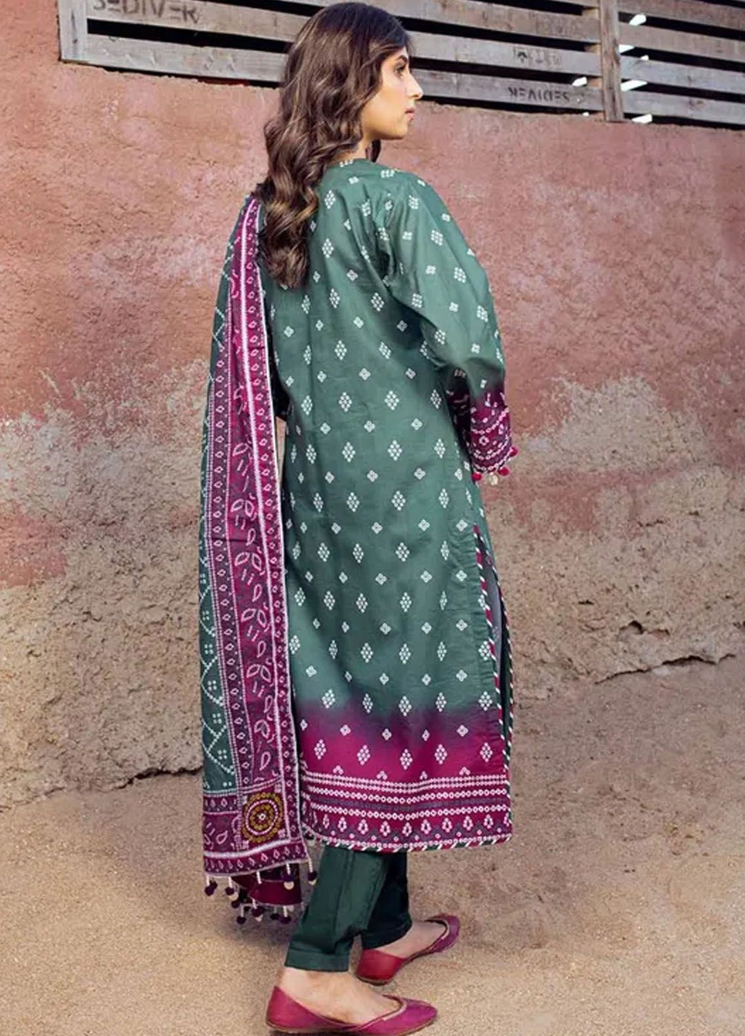 Chunri By Gul Ahmed Printed Lawn Suits Unstitched 3 Piece GA24C CL-42034 A - Summer Collection