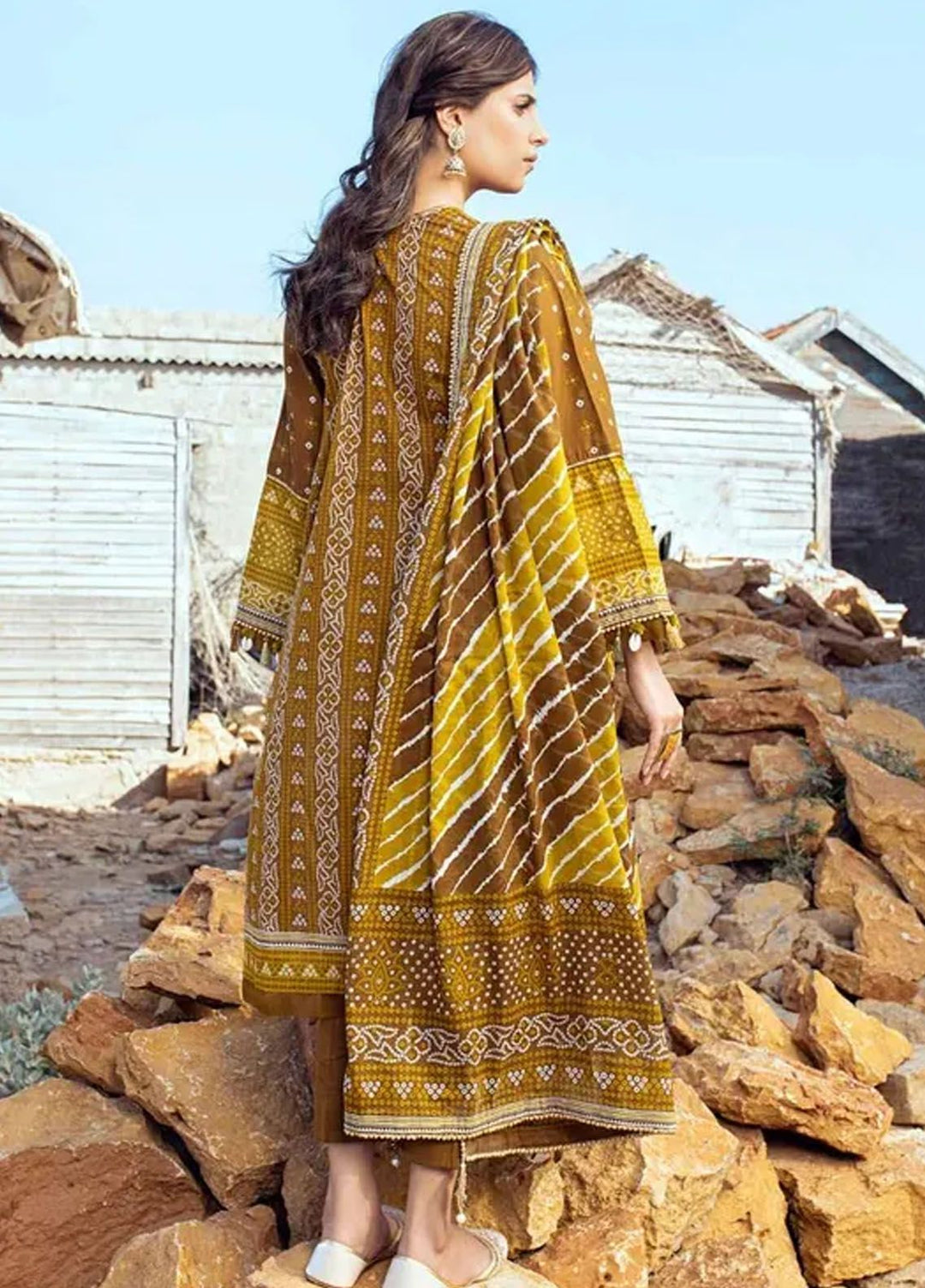 Chunri By Gul Ahmed Printed Lawn Suits Unstitched 3 Piece GA24C CL-42051 A - Summer Collection