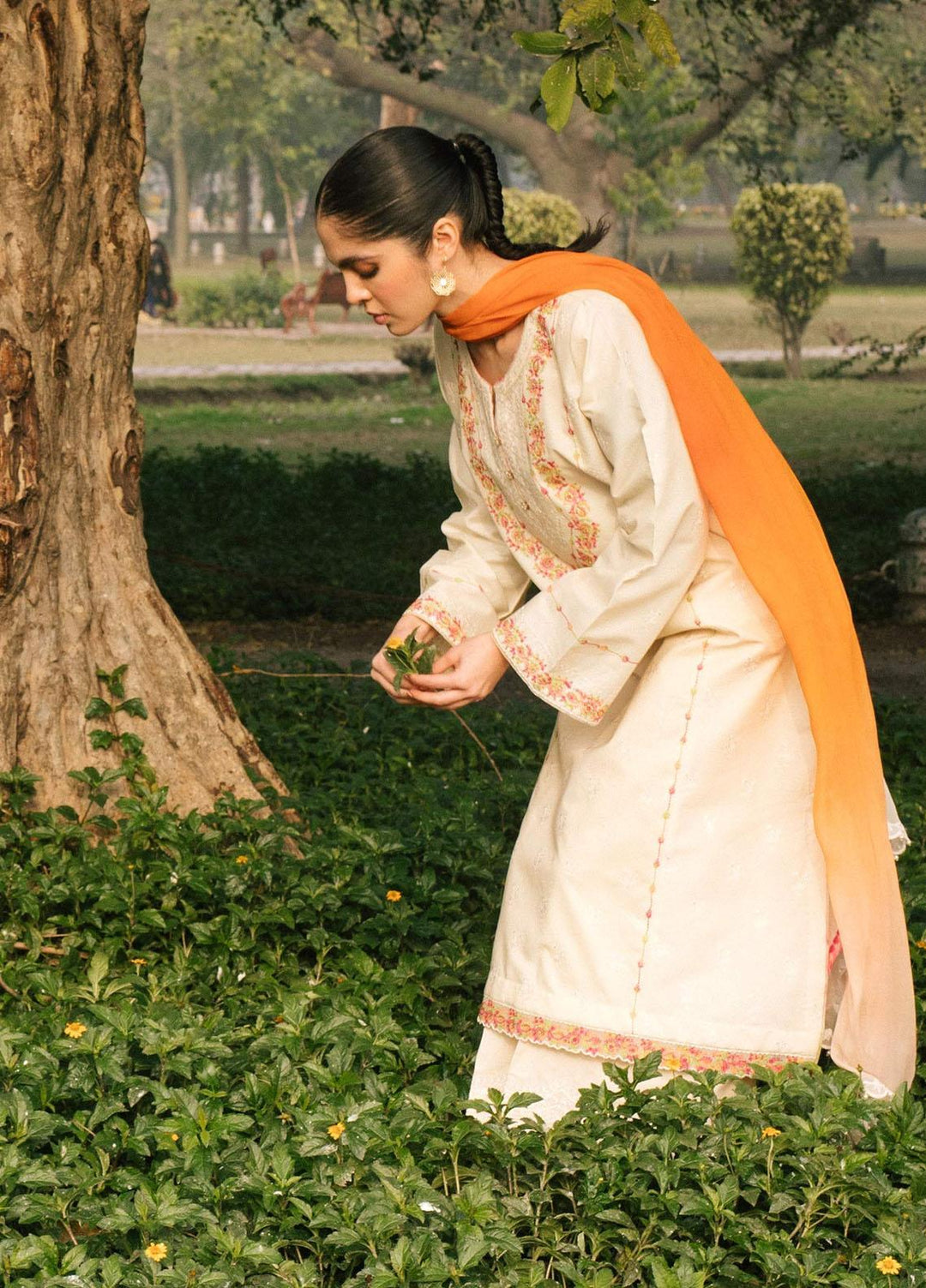 Coco By Zara Shahjahan Embroidered Lawn Suits Unstitched 3 Piece CZS22SS 8B - Spring / Summer Collection