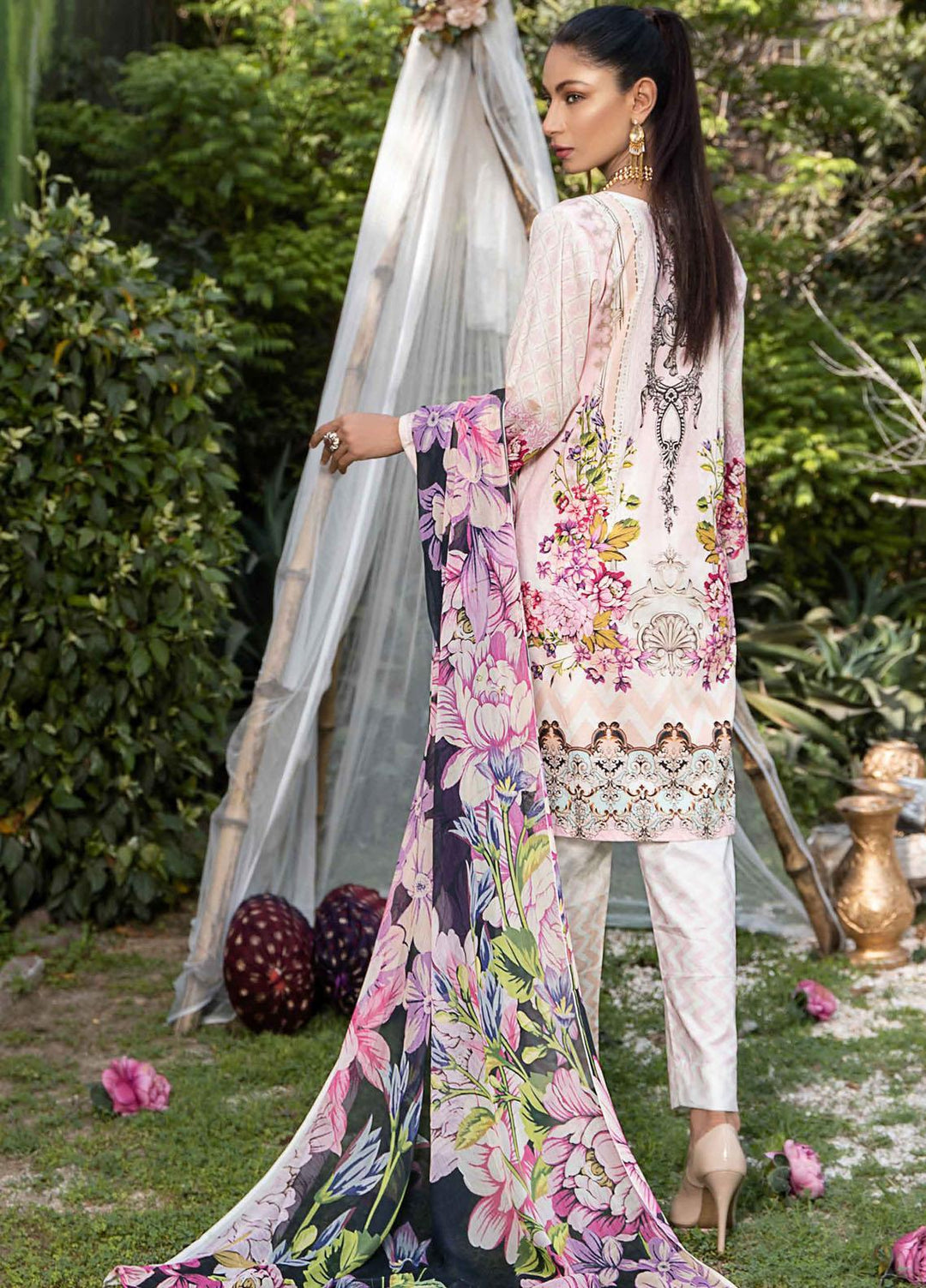 Creaze Embroidered Lawn Suit Unstitched 3 Piece CRE22S MSV-22032 Sand Pink - Luxury Collection