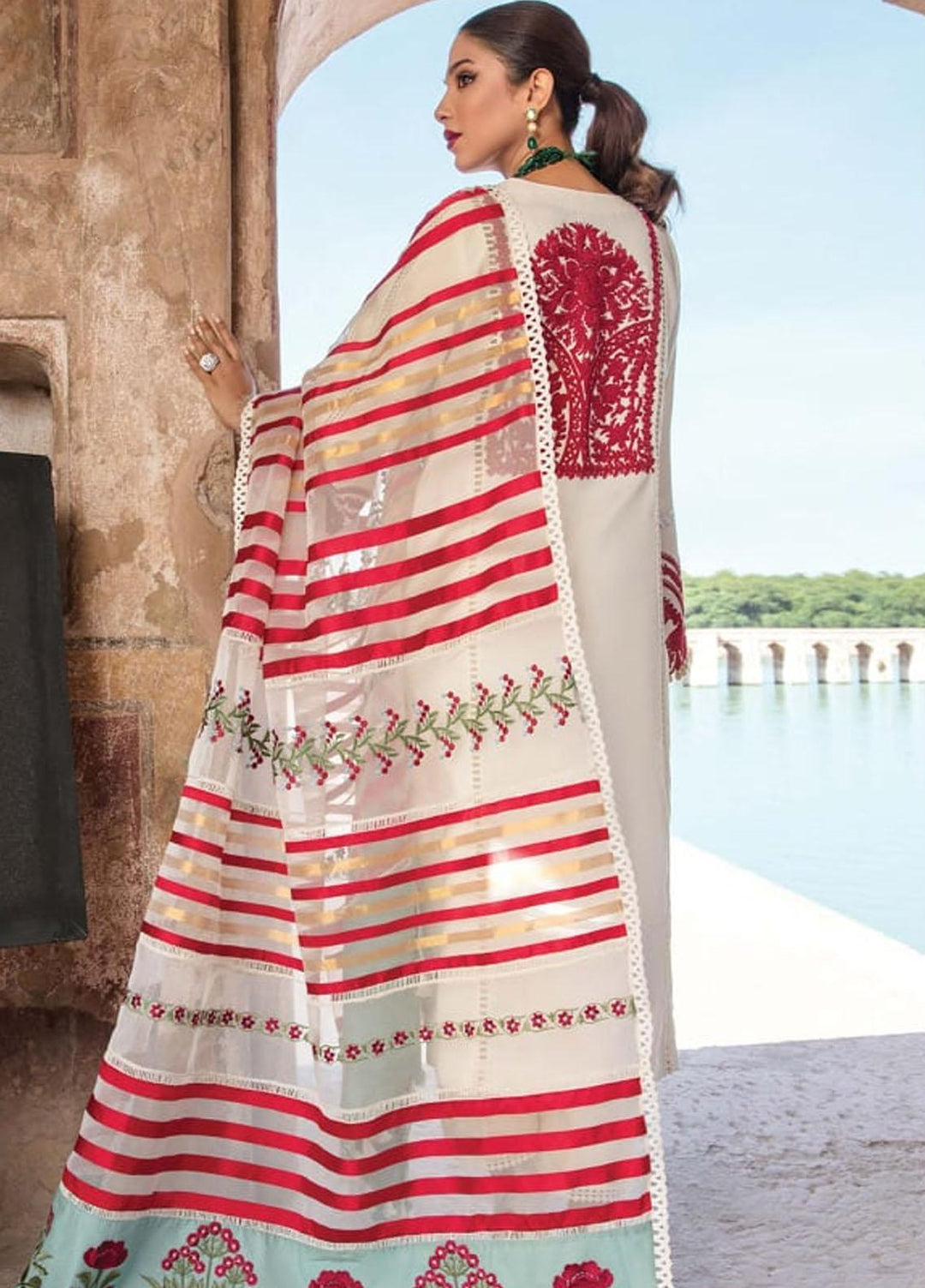 Crimson by Saira Shakira Embroidered Lawn Suits Unstitched 3 Piece CR21LS 3B-CRIMSON - Luxury Collection