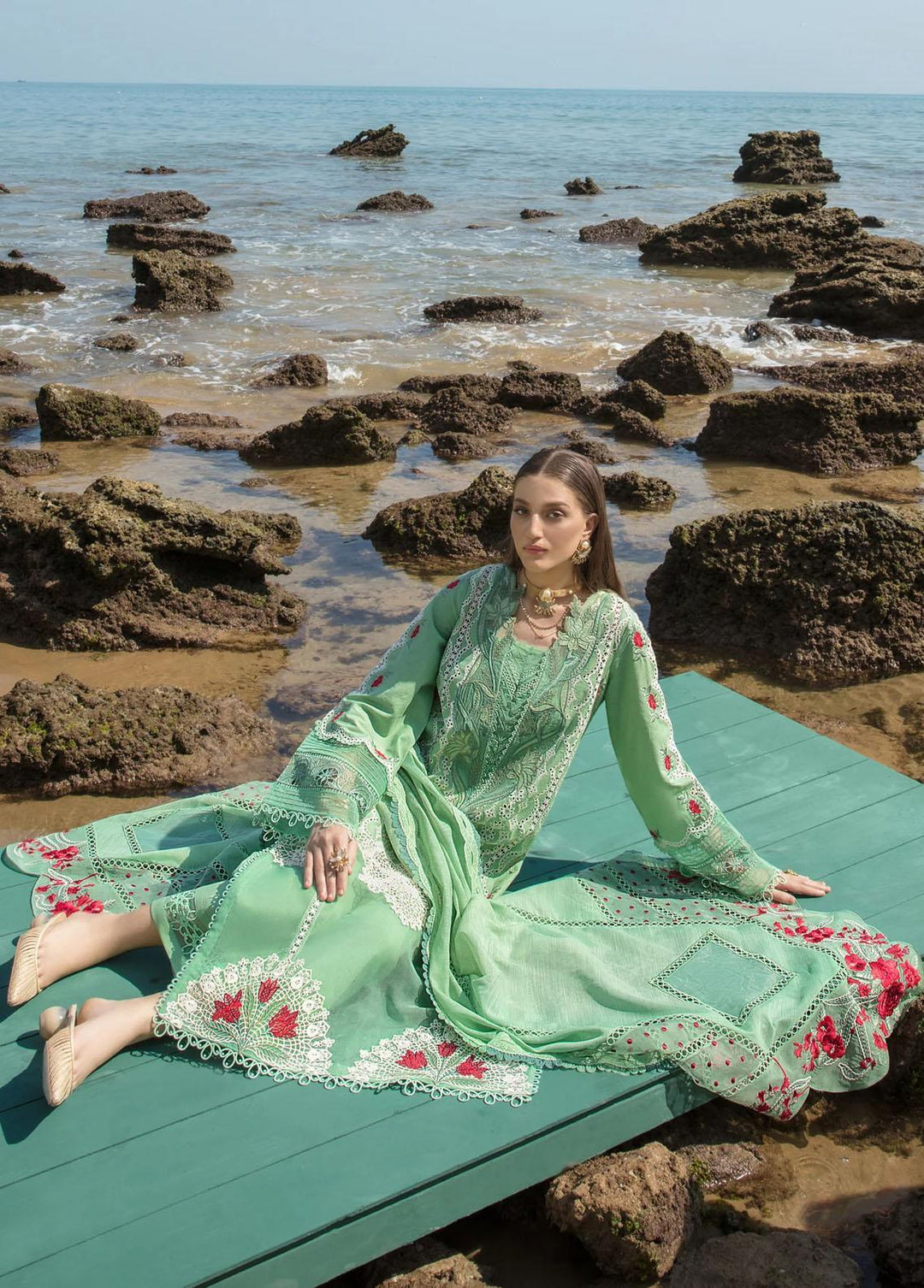 Crimson Embroidered Lawn Suits Unstitched 3 Piece CR23E Spring Blooms D3B - Luxury Collection