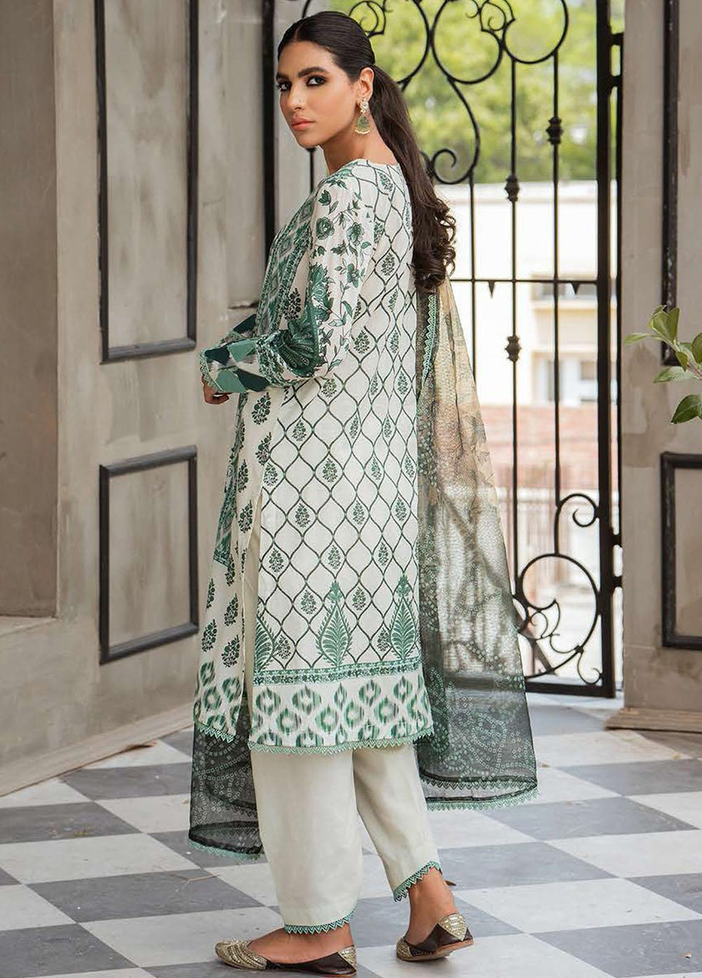 Cross Stitch Printed Lawn Suits Unstitched 3 Piece CS21SE D-10 SAPPHIRE STROKE - Summer Collection