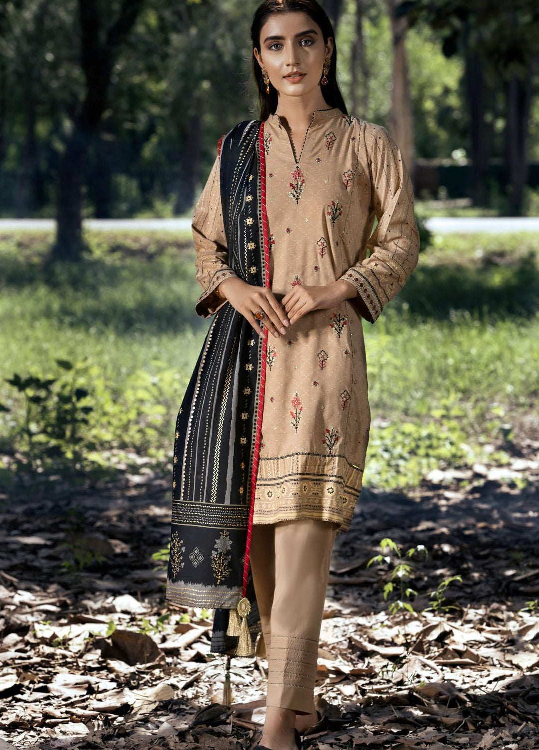 Dareechay by Lakhany Embroidered Pashmina Suits Unstitched 3 Piece LSM21DU DEW-6023-A - Winter Collection