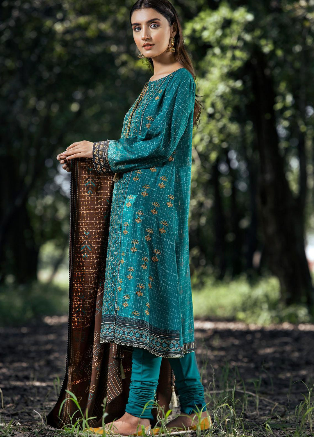 Dareechay by Lakhany Embroidered Pashmina Suits Unstitched 3 Piece LSM21DU DEW-6025-A - Winter Collection