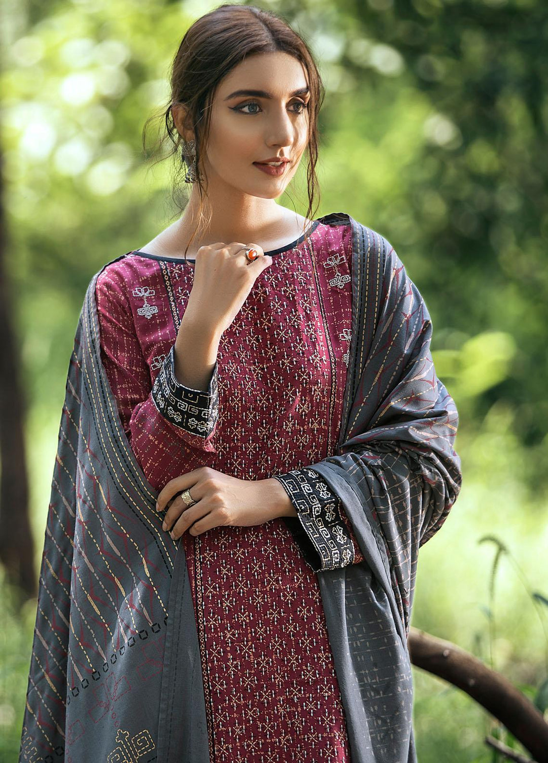 Dareechay by Lakhany Embroidered Pashmina Suits Unstitched 3 Piece LSM21DU DEW-6025-B - Winter Collection