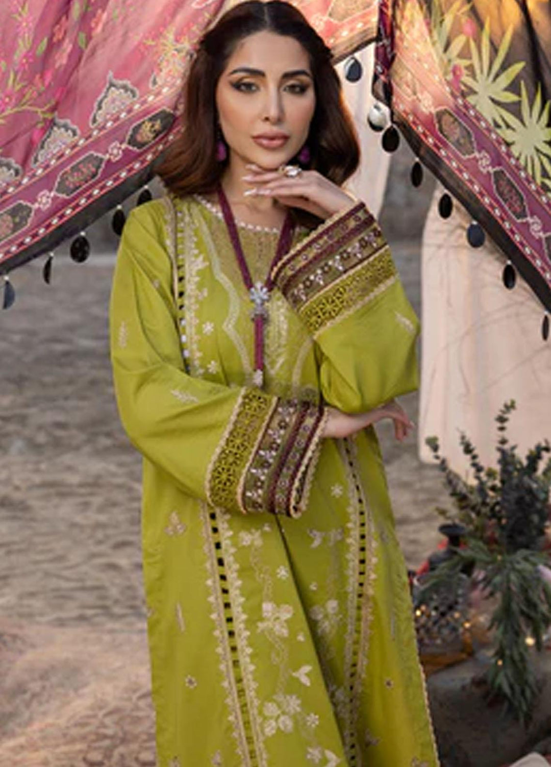 Dareen By Izel Embroidered Lawn Suits Unstitched 3 Piece IZL23D Araish - Luxury Collection
