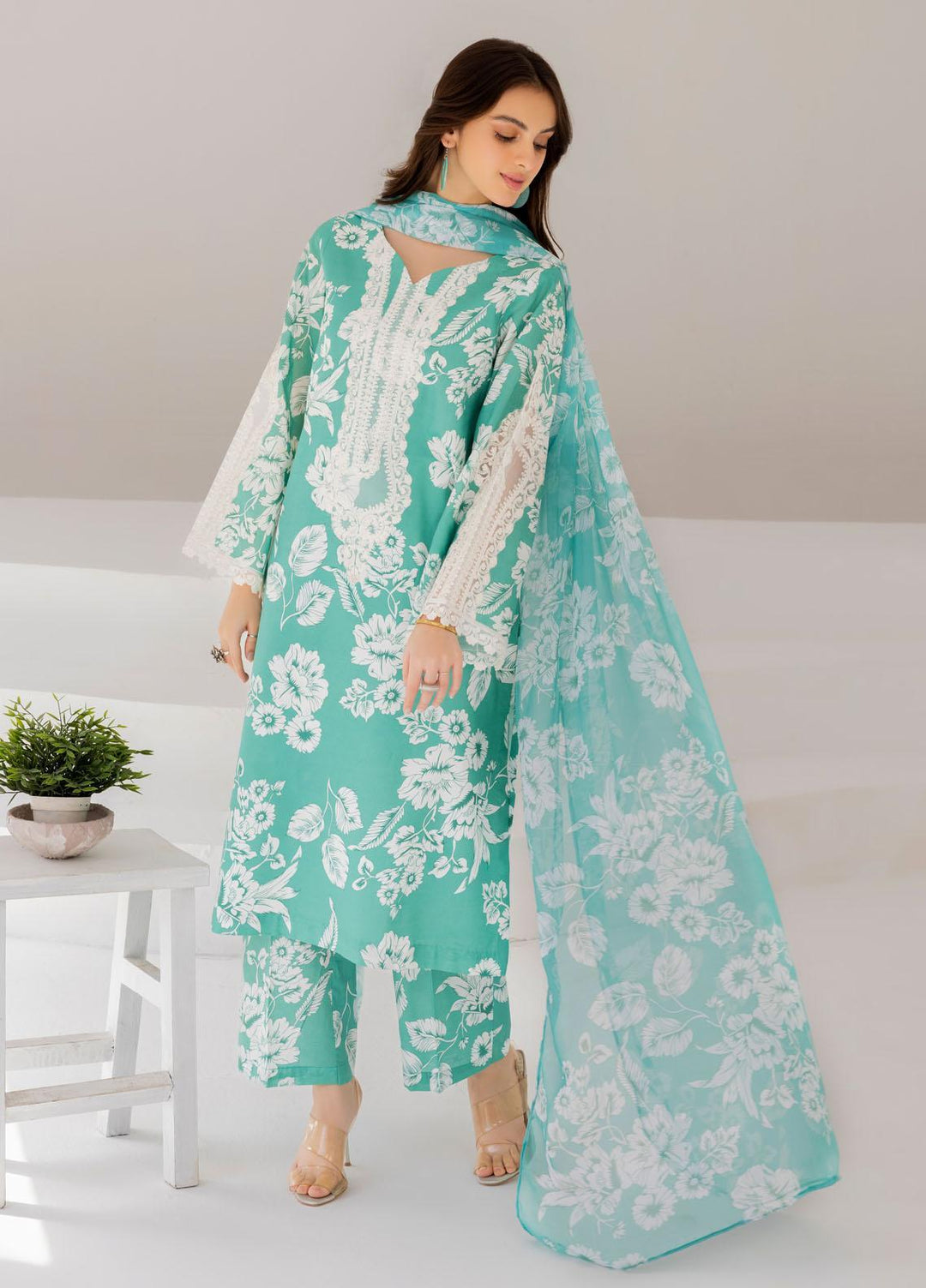 Esra Fashion Pret Embrodered Cambric 3 Piece Suit DT-23-05